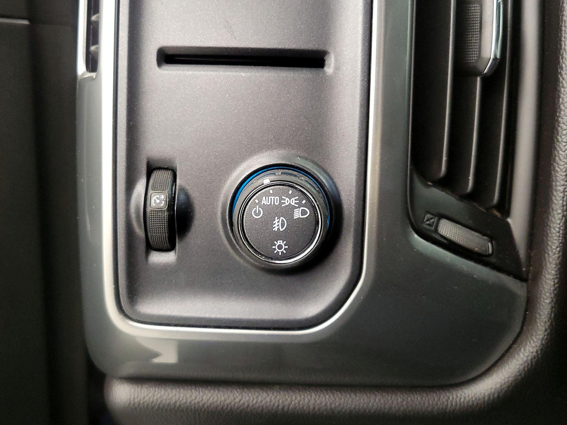 Thumbnail: 2016 Chevrolet Silverado 1500 - 13