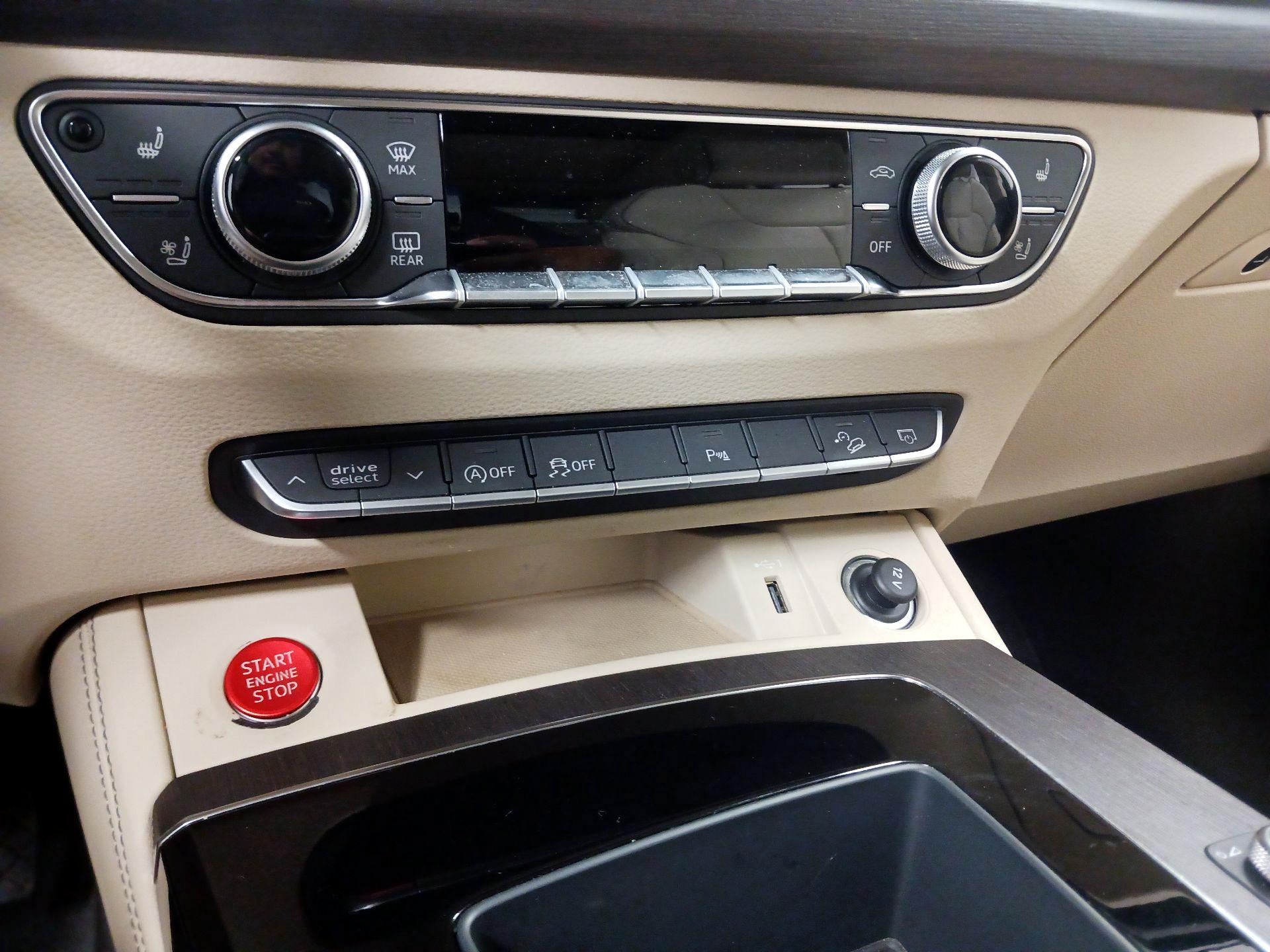 Thumbnail: 2021 Audi Q5 - 15