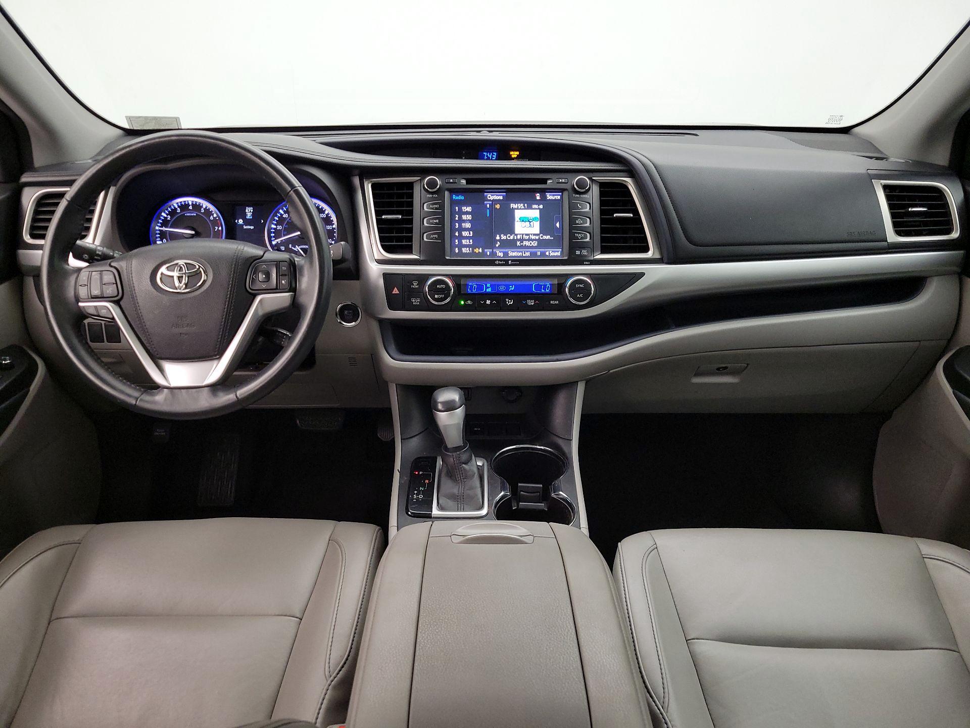 Thumbnail: 2015 Toyota Highlander - 9