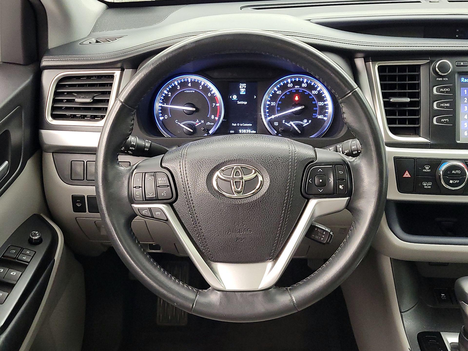Thumbnail: 2015 Toyota Highlander - 10