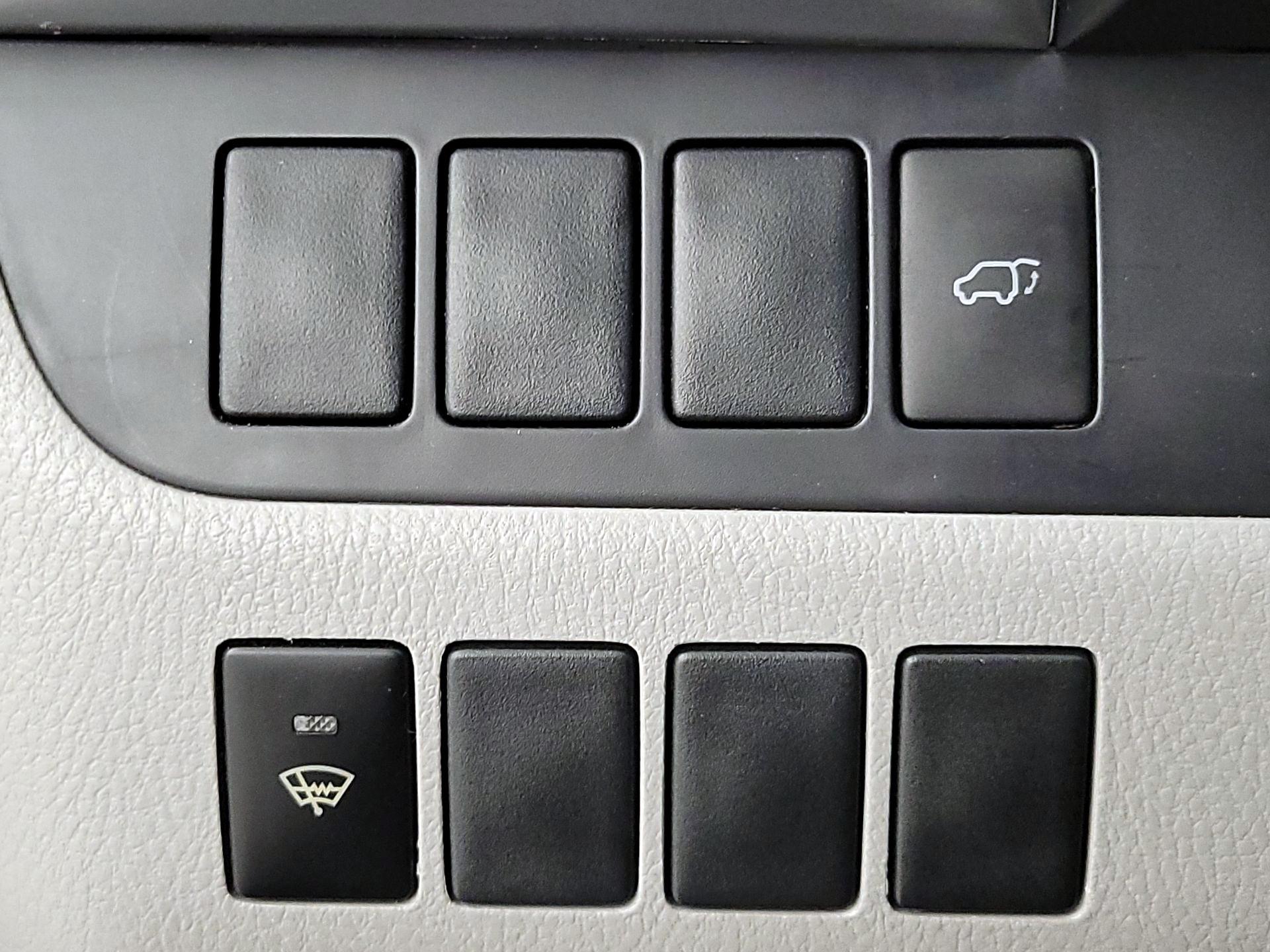 Thumbnail: 2015 Toyota Highlander - 13