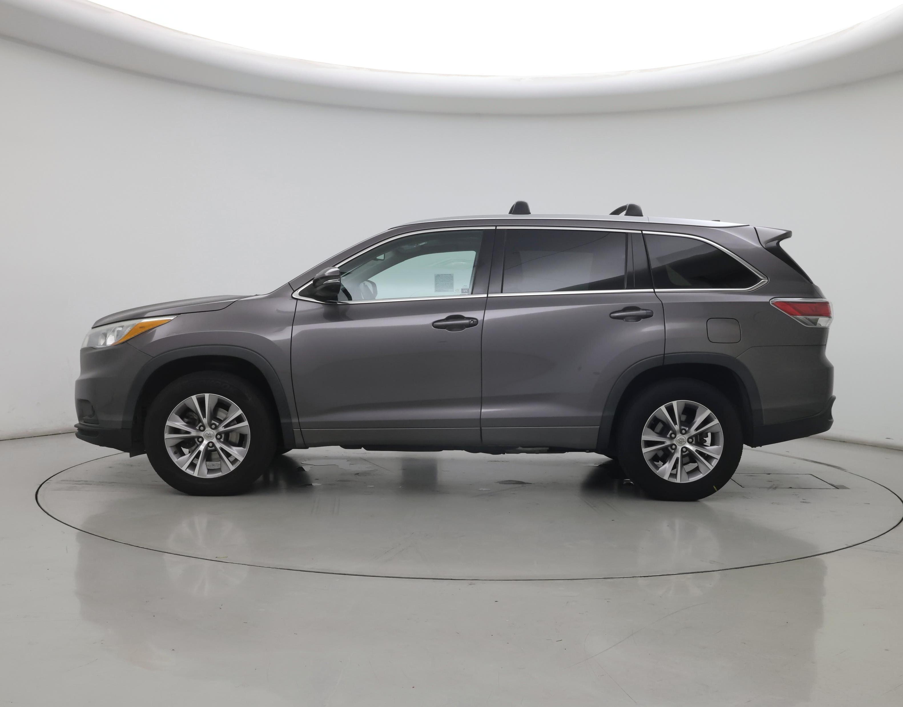 Thumbnail: 2015 Toyota Highlander - 3