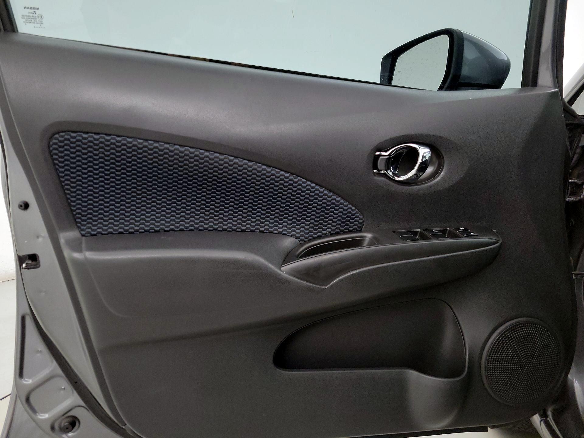Thumbnail: 2016 Nissan Versa Note - 12