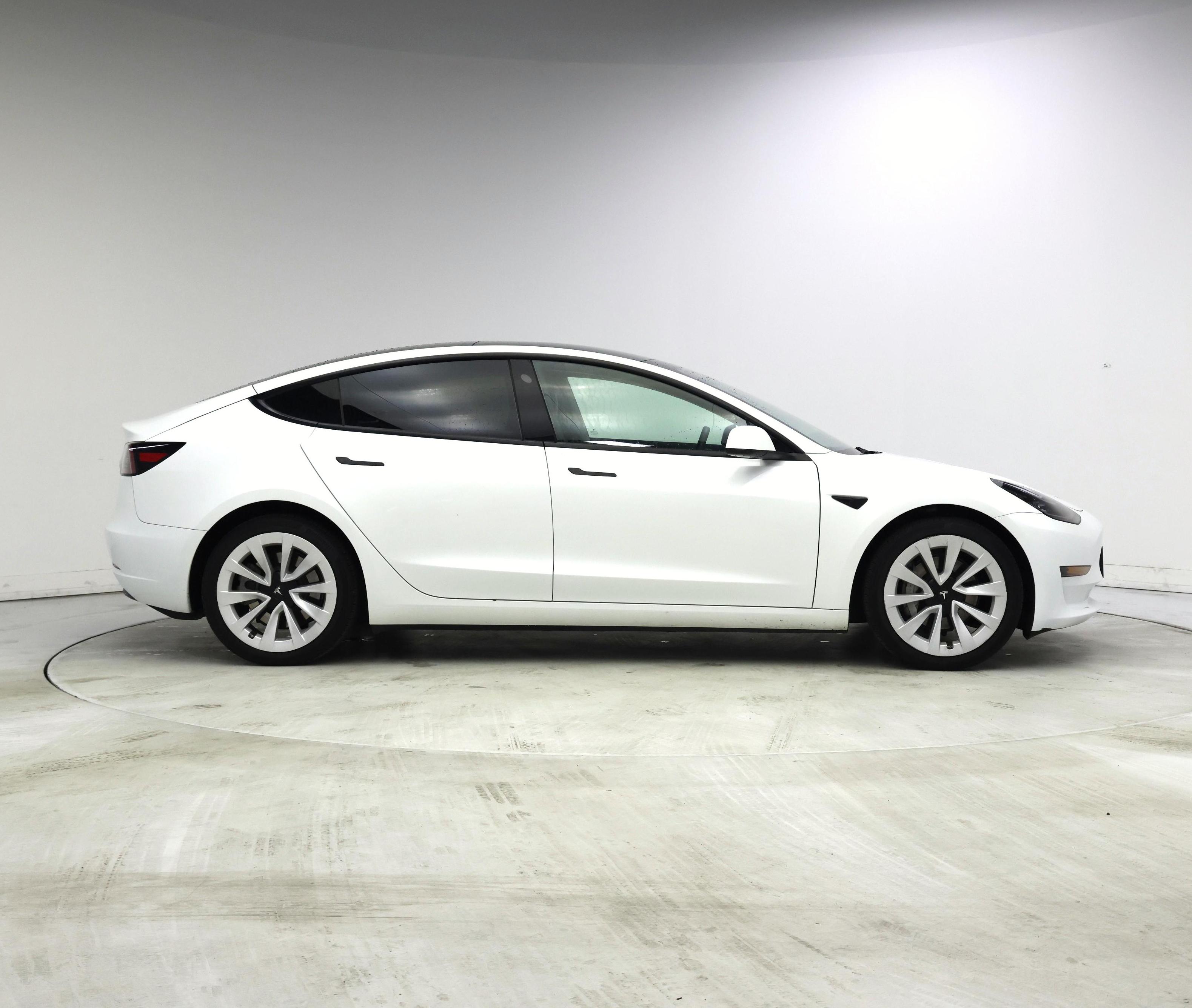 Thumbnail: 2023 Tesla Model 3 - 7