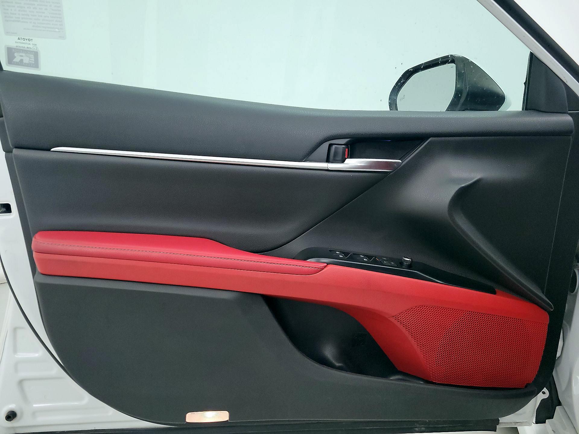 Thumbnail: 2020 Toyota Camry - 12