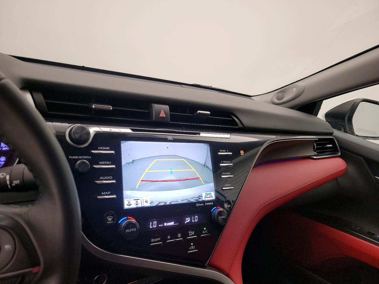 2020 Toyota Camry XSE - Photo 16