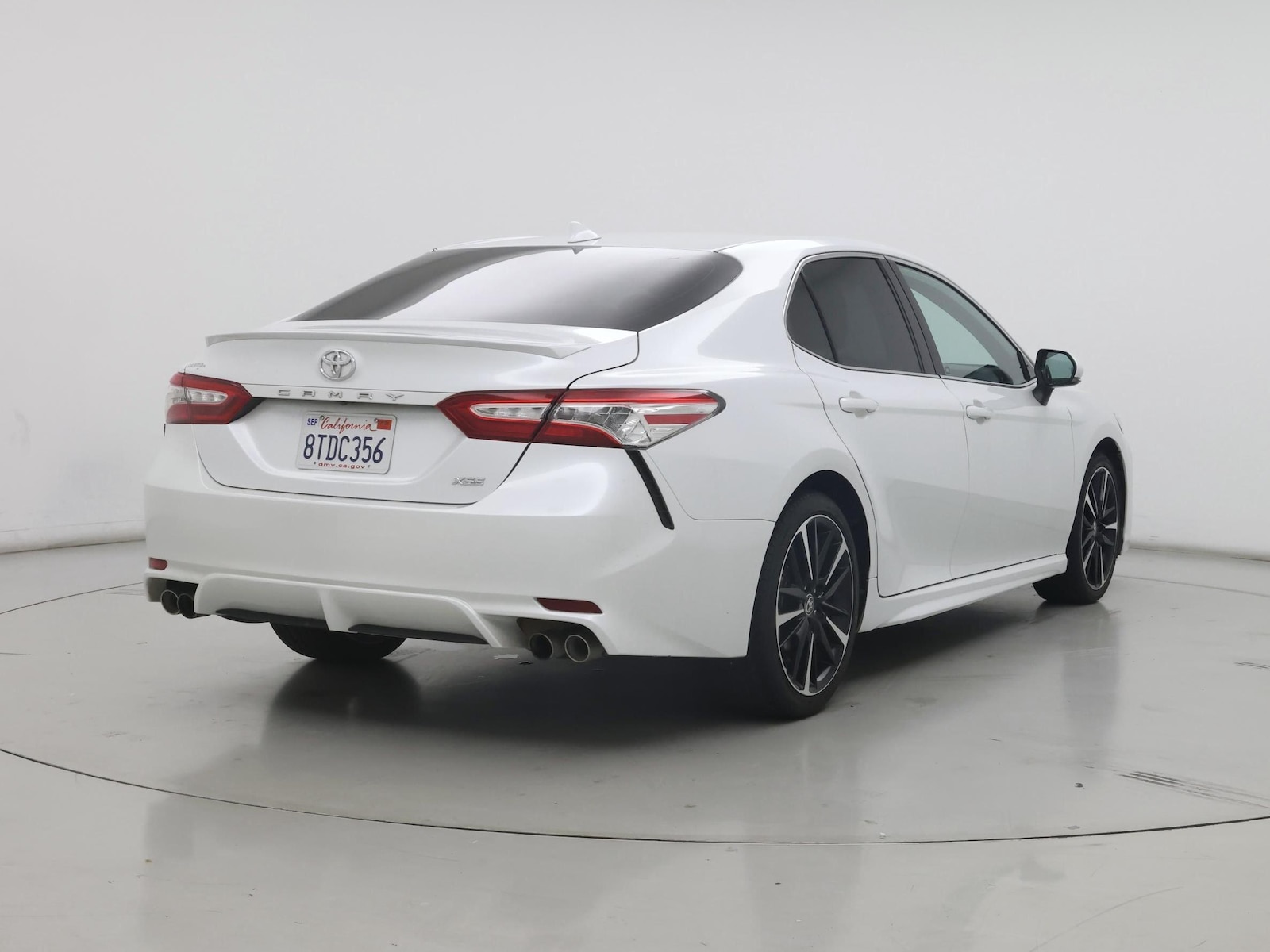 2020 Toyota Camry XSE - Photo 9