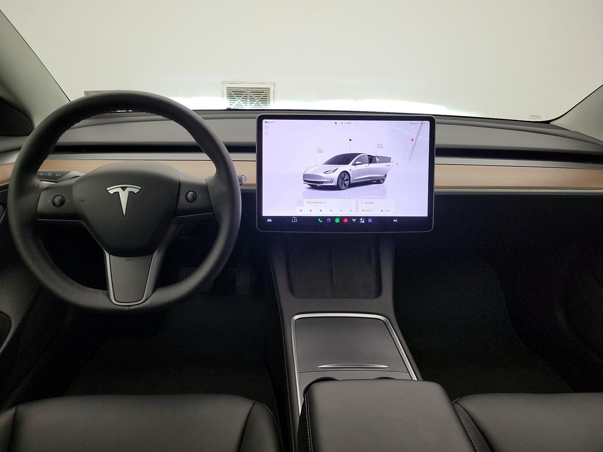 Thumbnail: 2023 Tesla Model 3 - 9