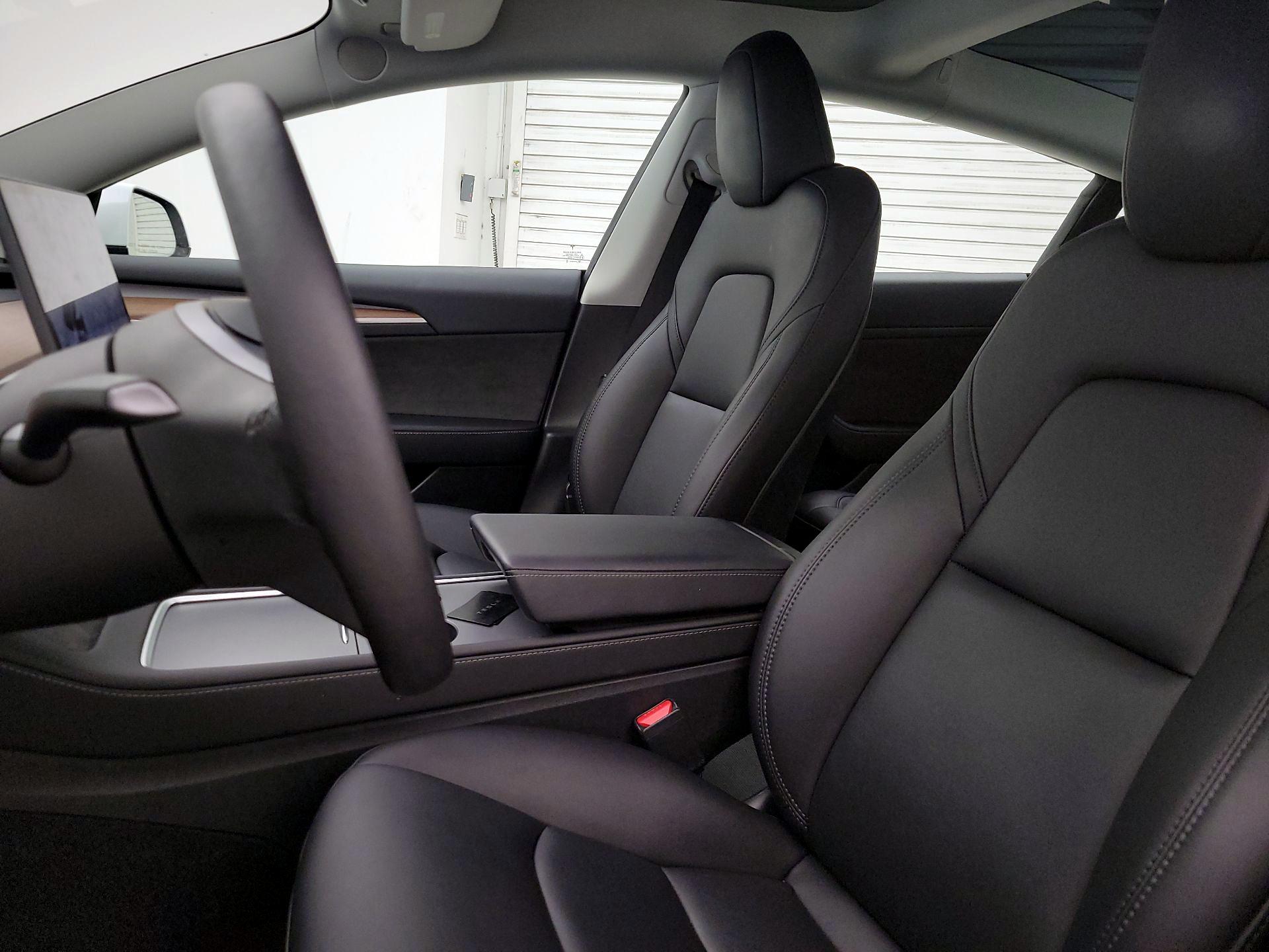 Thumbnail: 2023 Tesla Model 3 - 11