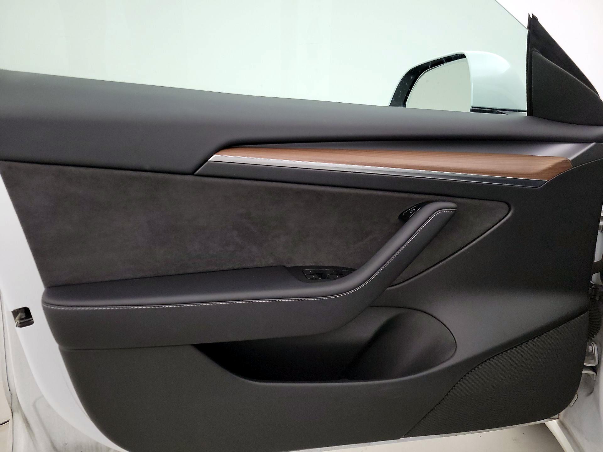 Thumbnail: 2023 Tesla Model 3 - 12