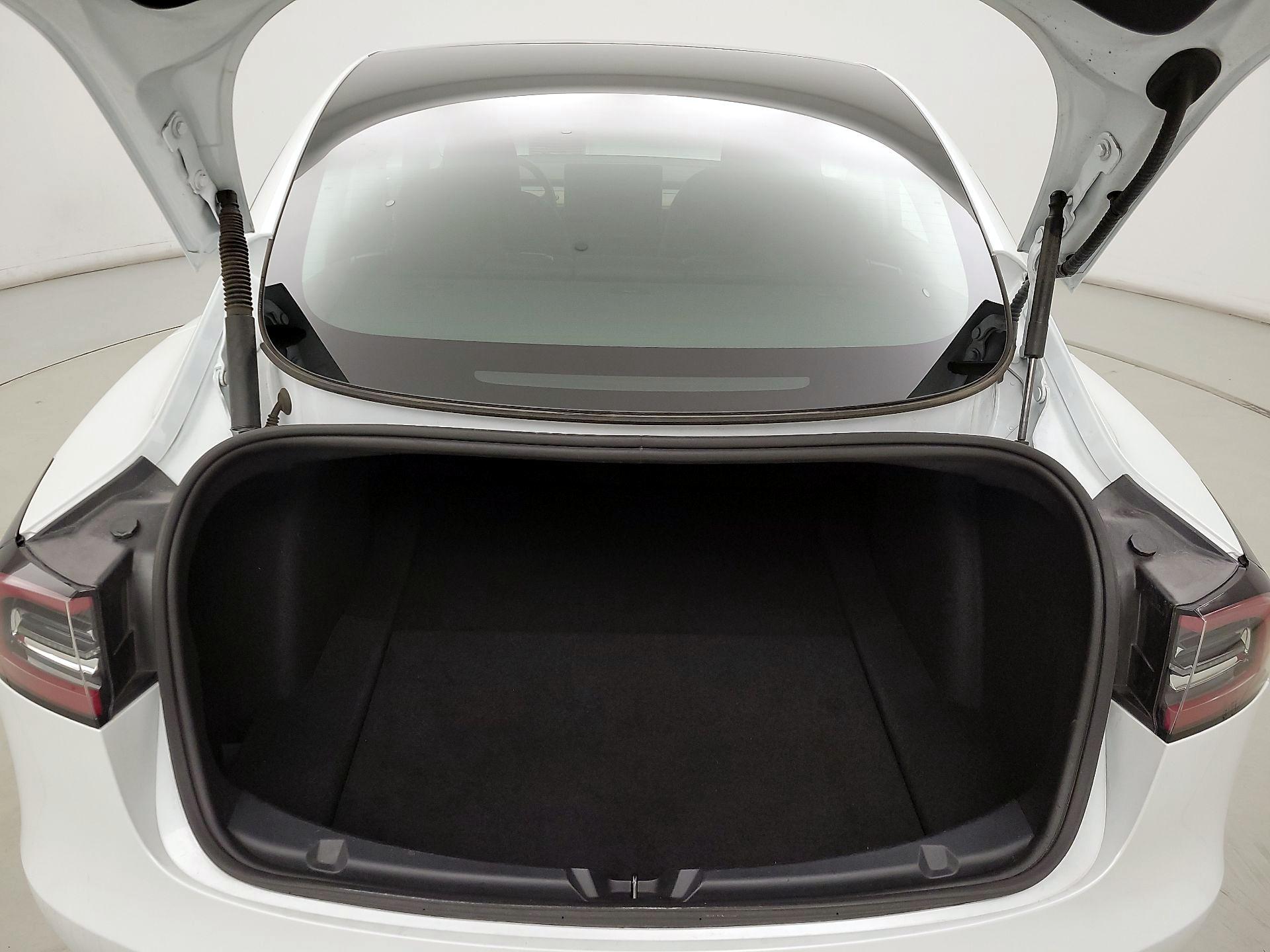 Thumbnail: 2023 Tesla Model 3 - 19