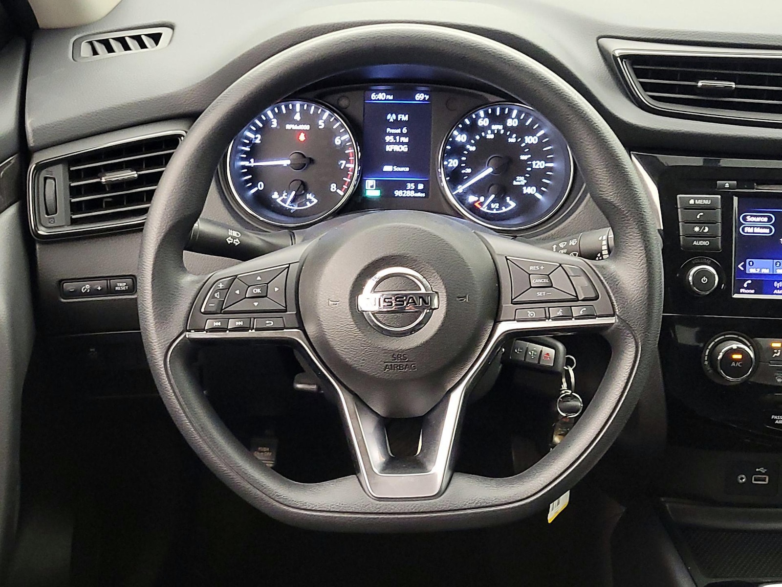 2018 Nissan Rogue S - Photo 11