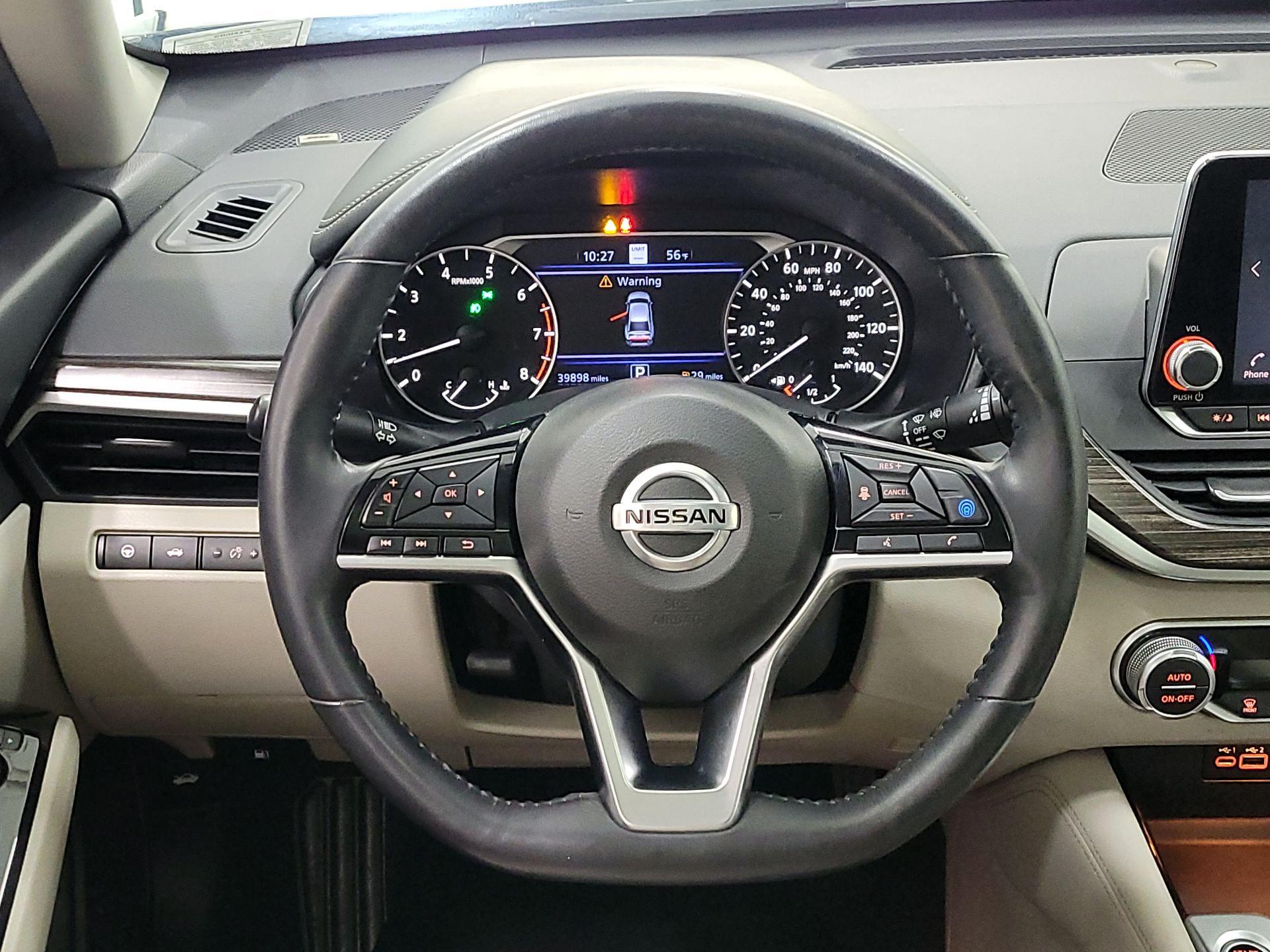 Thumbnail: 2020 Nissan Altima - 10