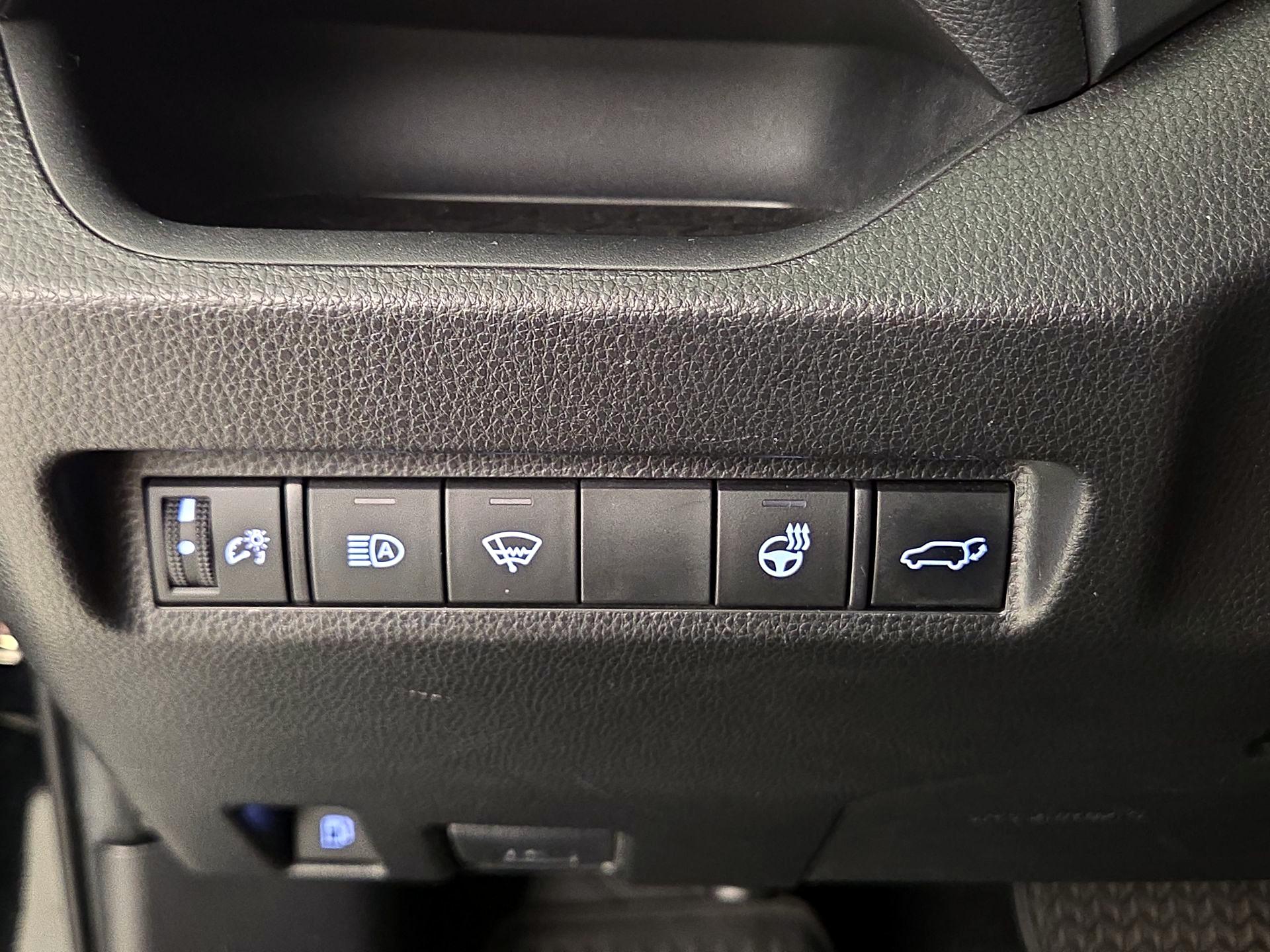 Thumbnail: 2022 Toyota RAV4 - 13