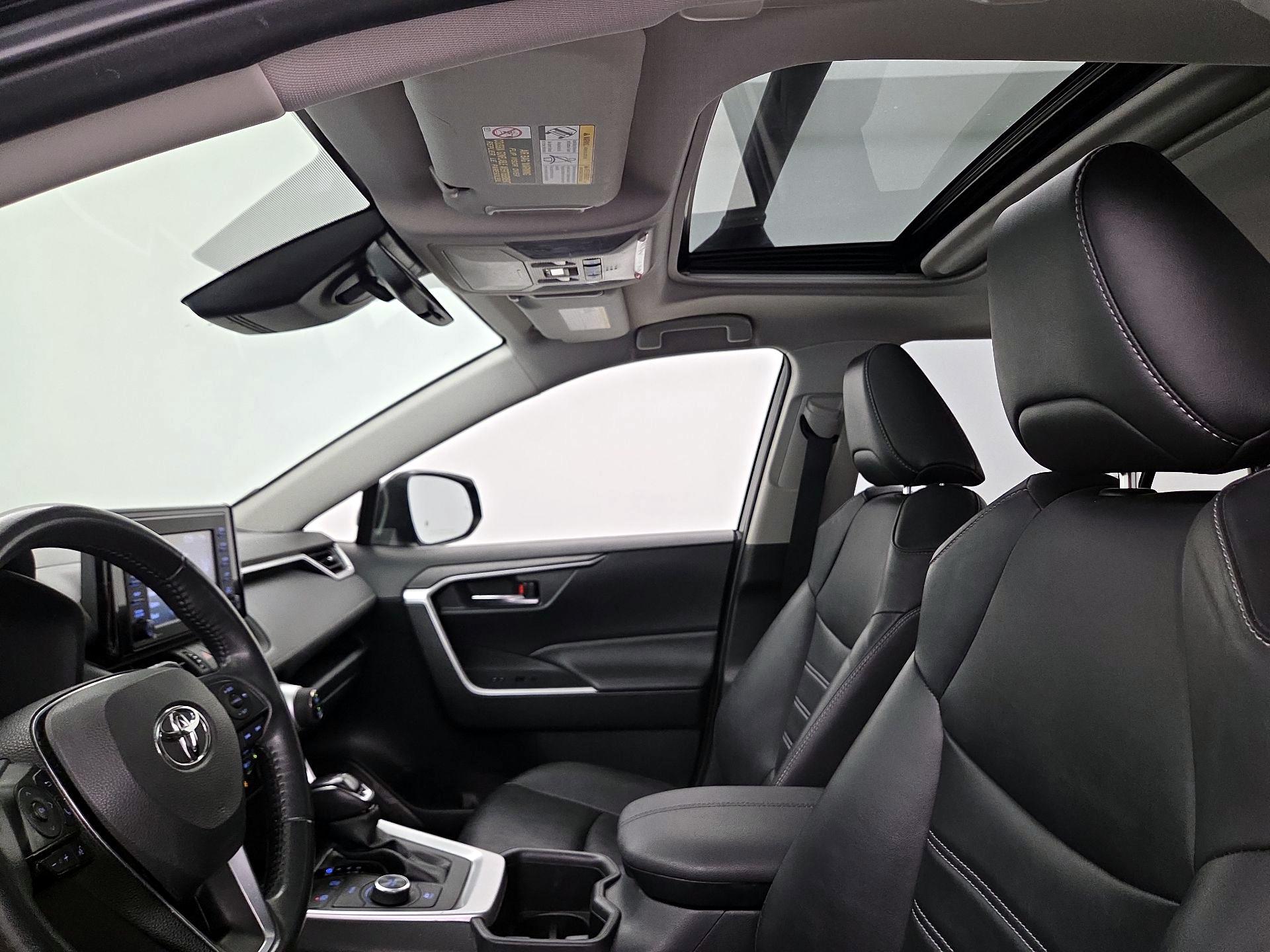 Thumbnail: 2022 Toyota RAV4 - 19