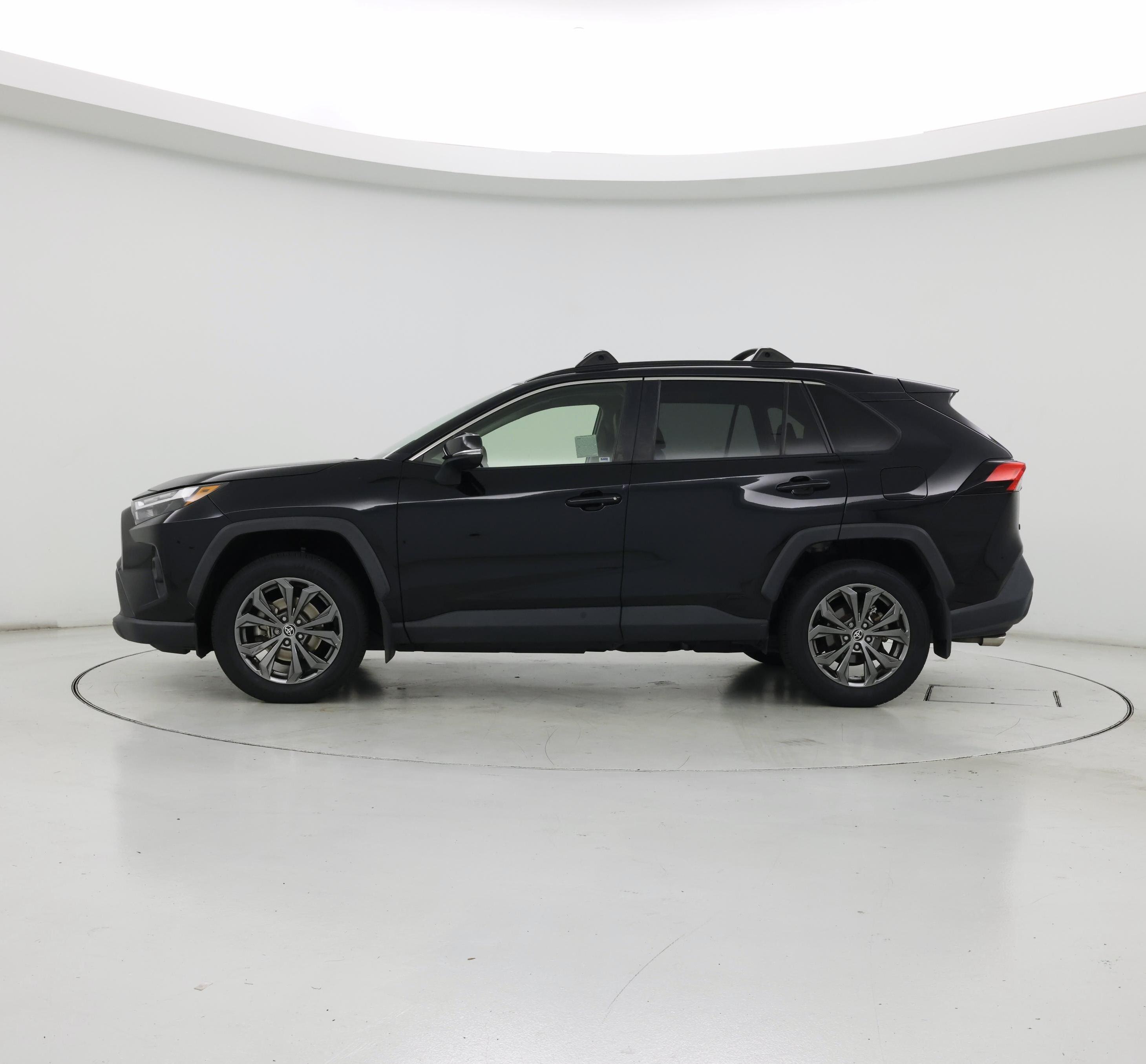 Thumbnail: 2022 Toyota RAV4 - 3