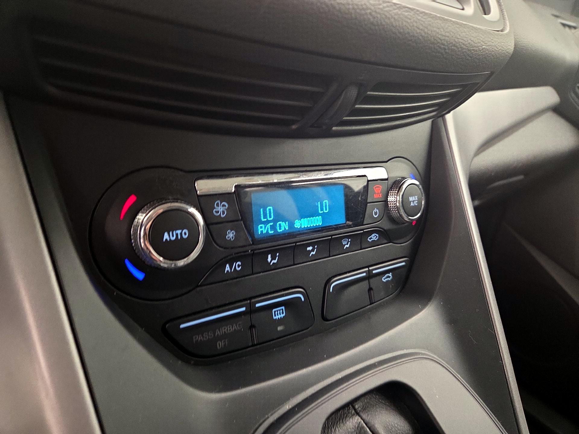 Thumbnail: 2014 Ford Escape - 15