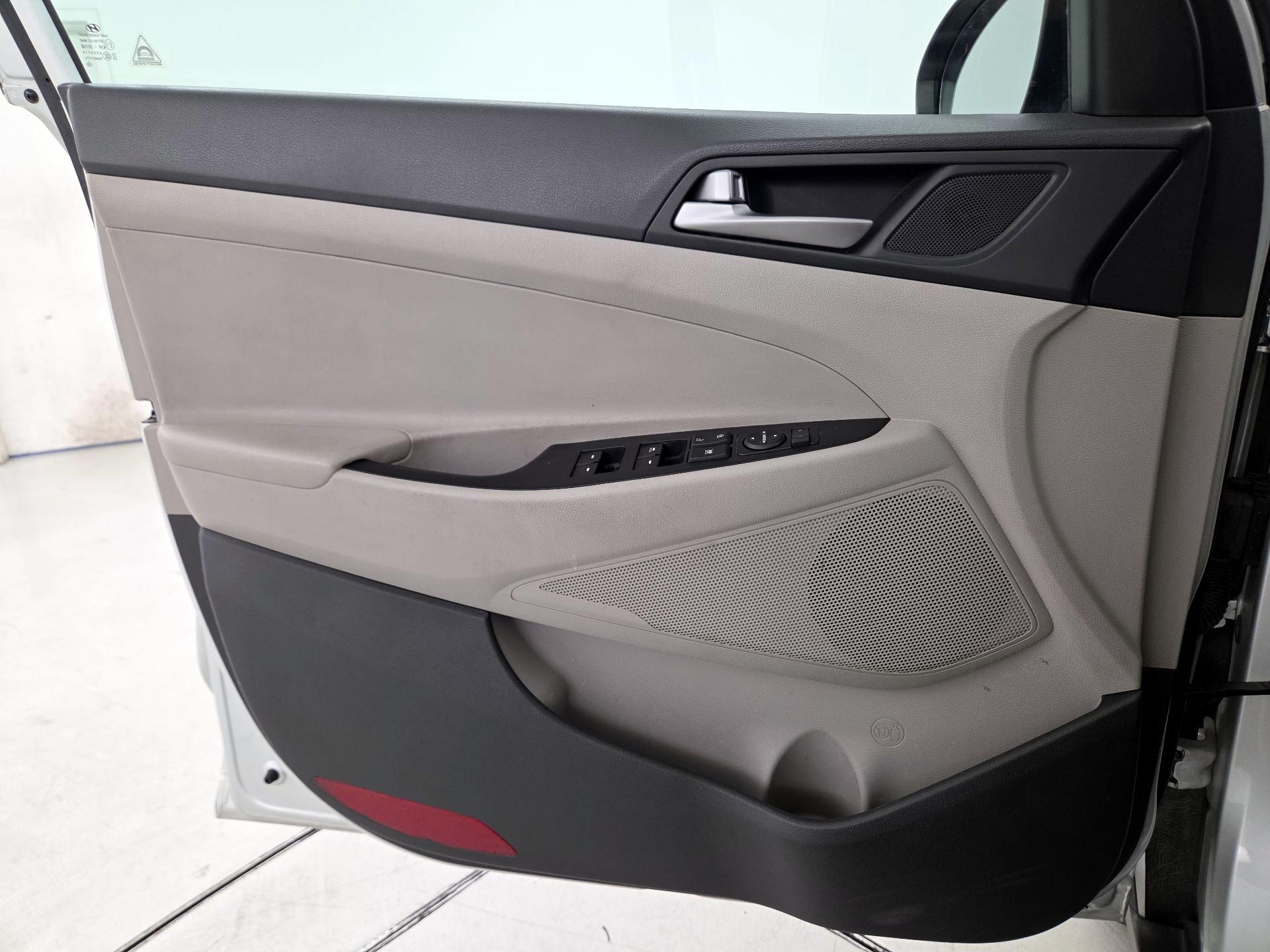 Thumbnail: 2018 Hyundai Tucson - 12