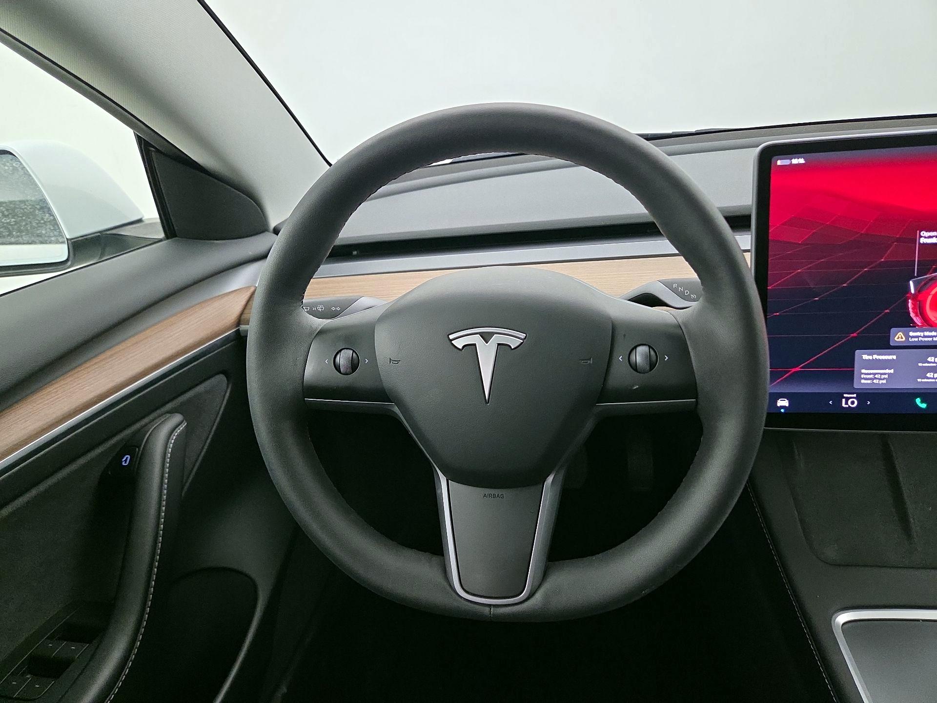 Thumbnail: 2023 Tesla Model 3 - 10