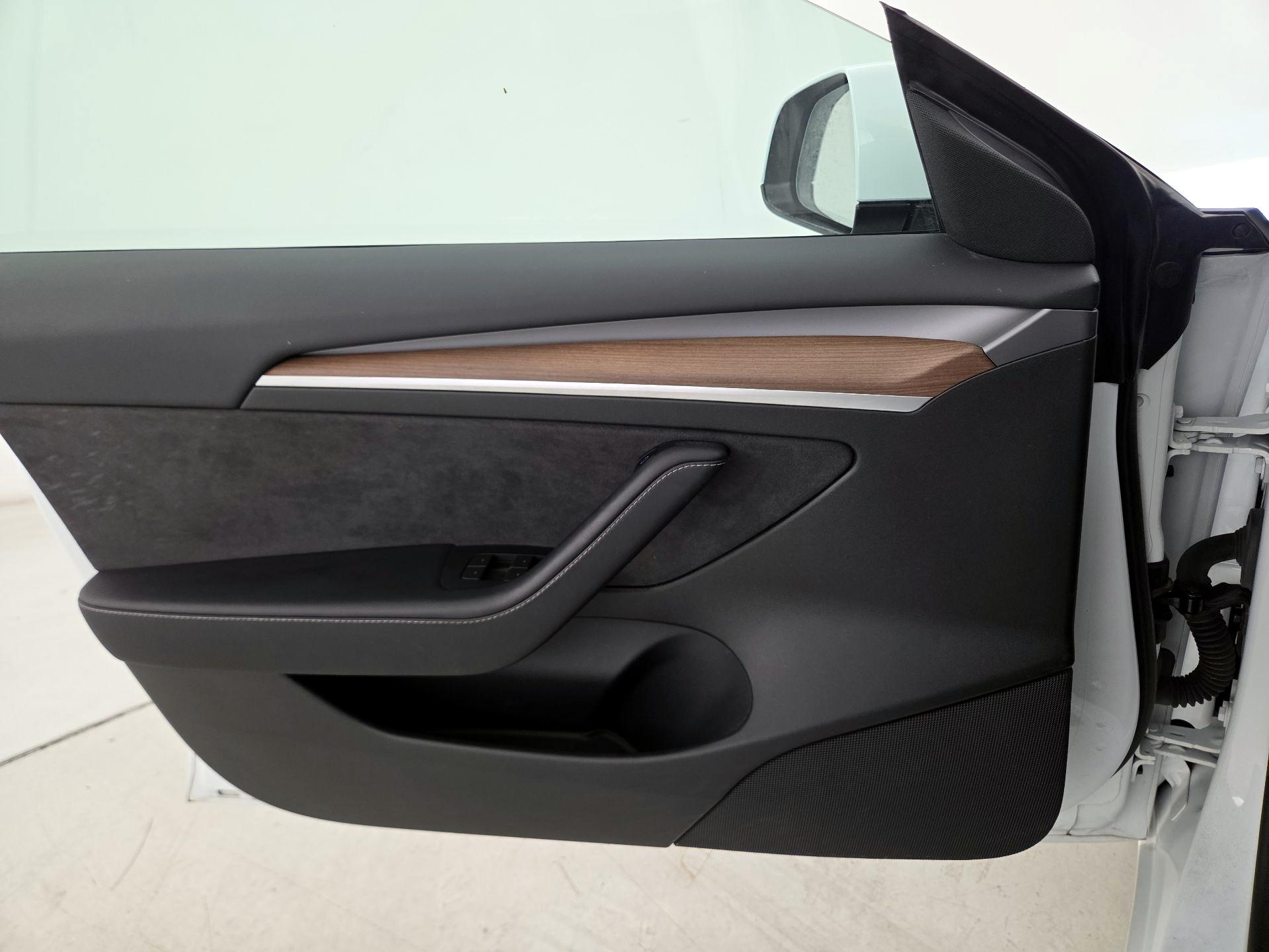 Thumbnail: 2023 Tesla Model 3 - 12