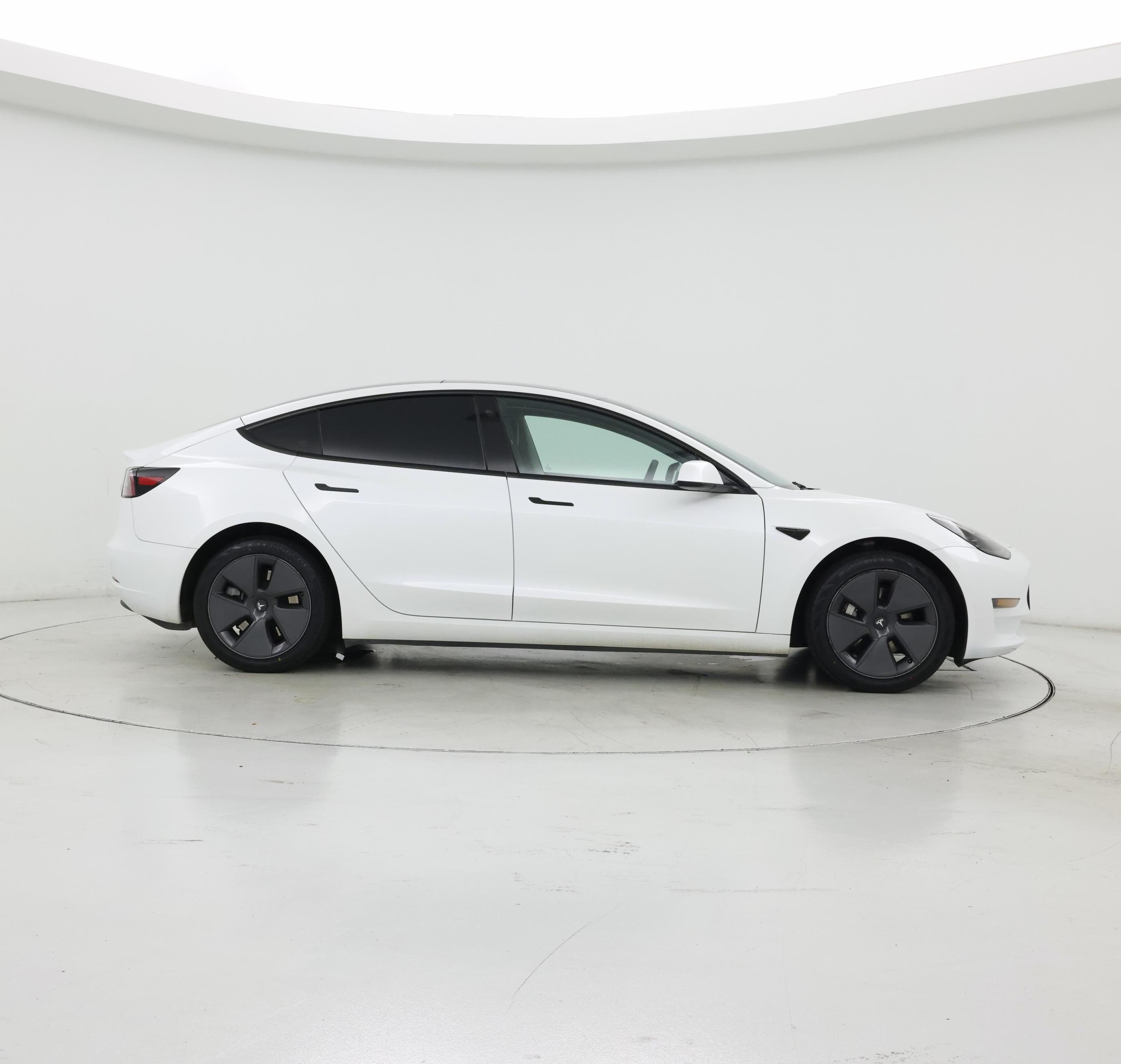 Thumbnail: 2023 Tesla Model 3 - 7