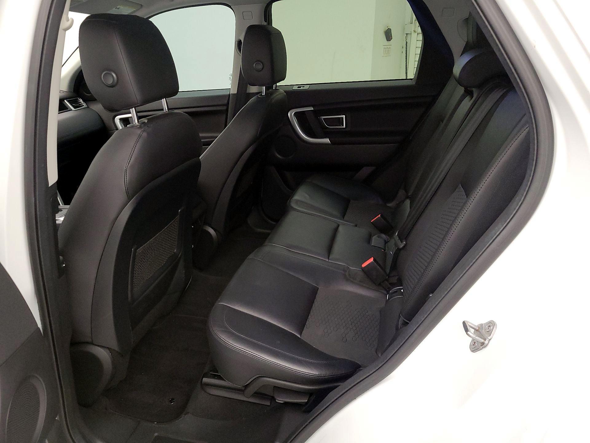 Thumbnail: 2017 Land Rover Discovery Sport - 20