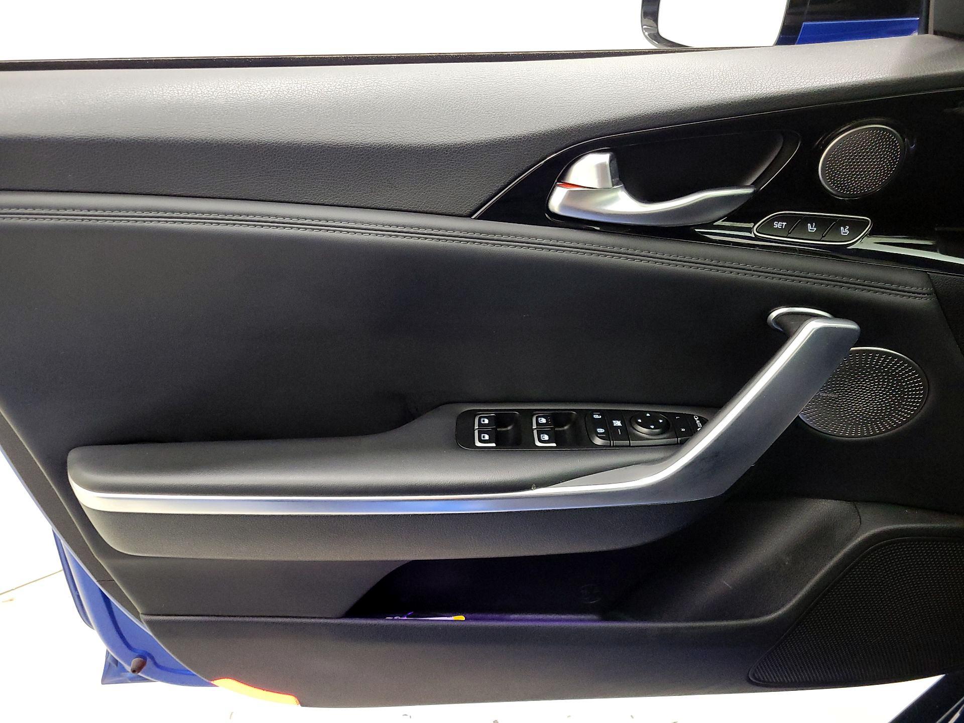 Thumbnail: 2018 Kia Stinger - 12