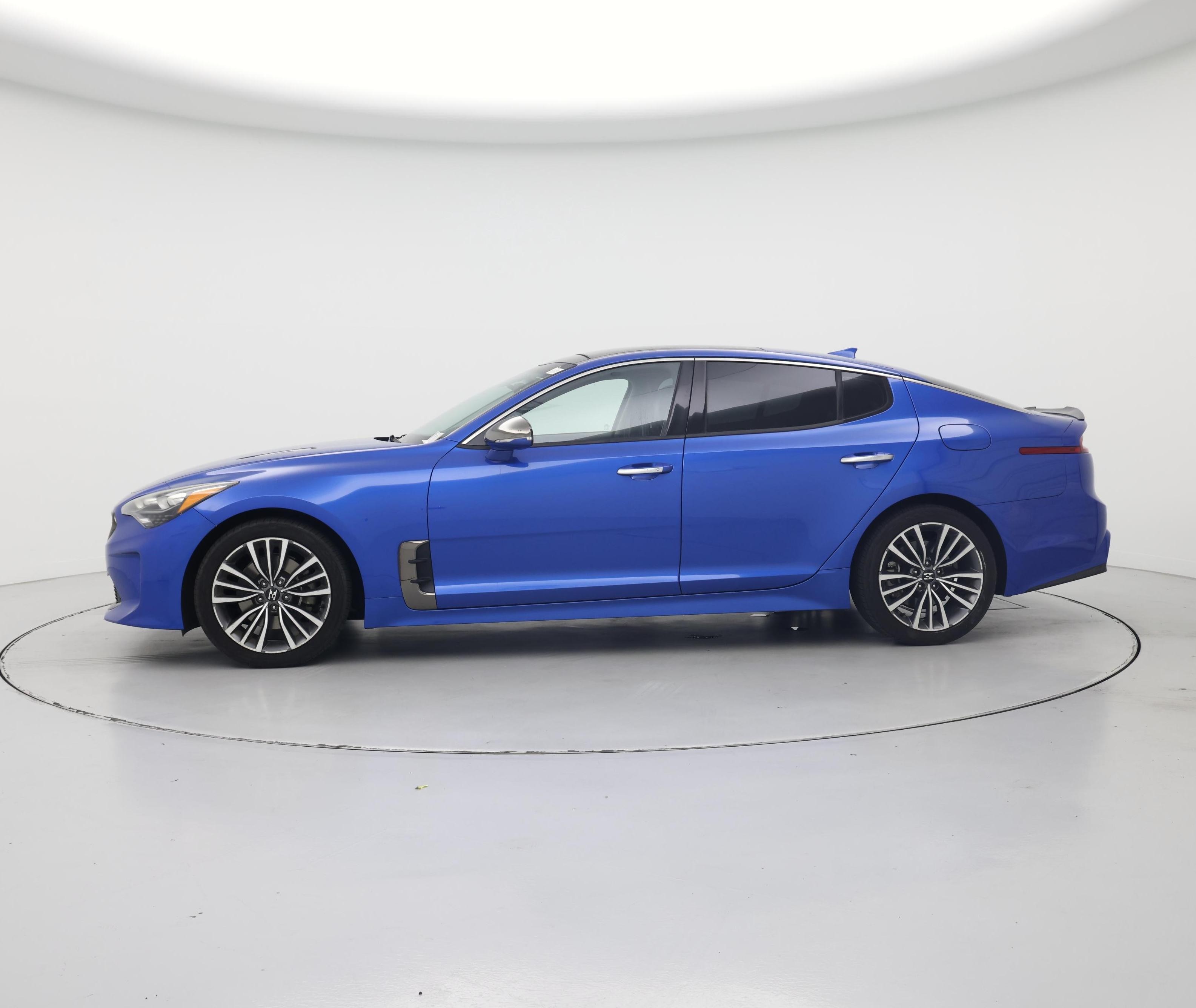Thumbnail: 2018 Kia Stinger - 3