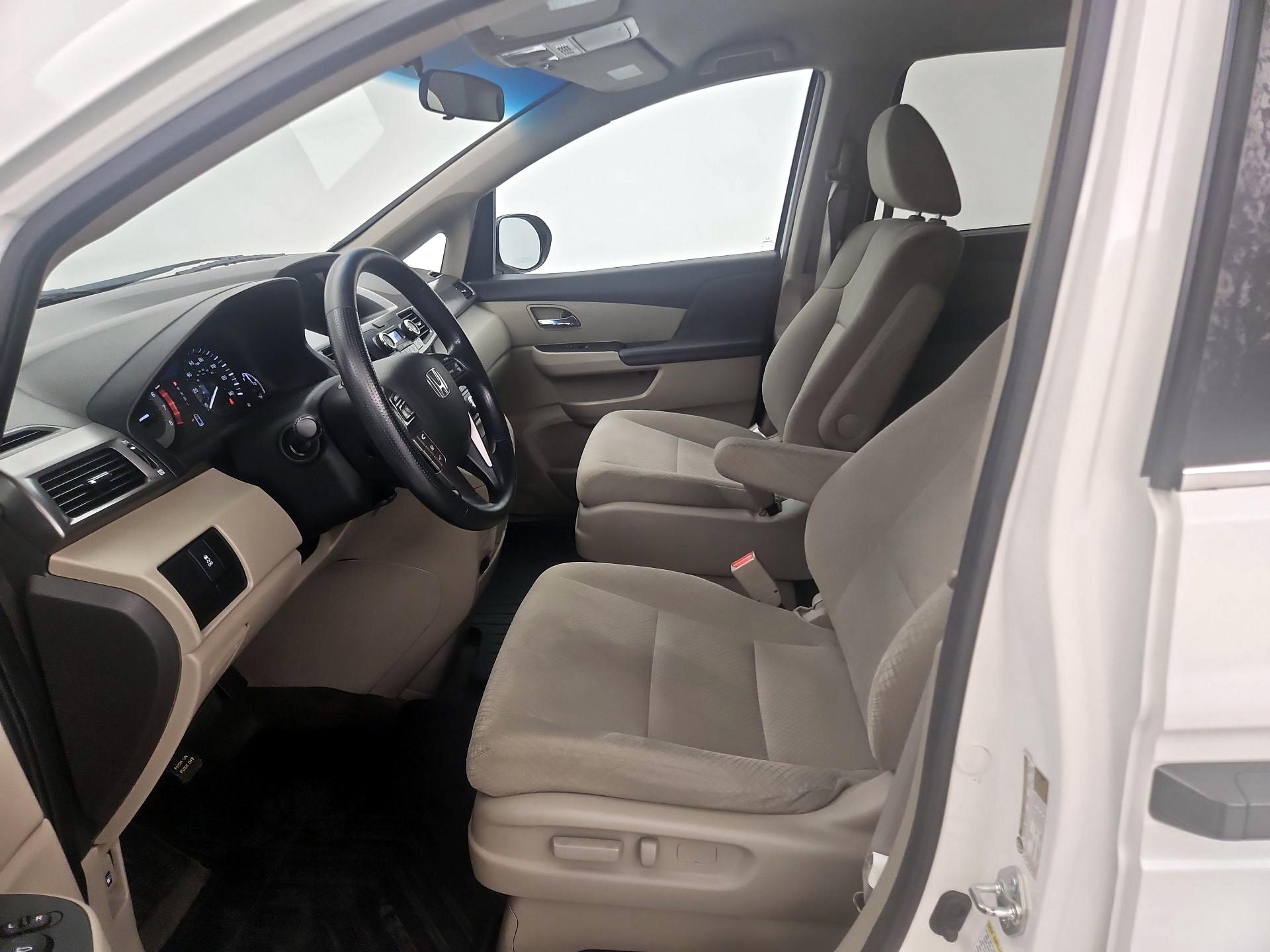 Thumbnail: 2015 Honda Odyssey - 11
