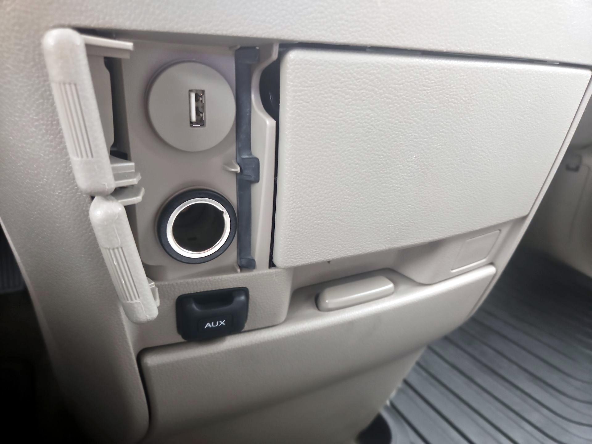 Thumbnail: 2015 Honda Odyssey - 19