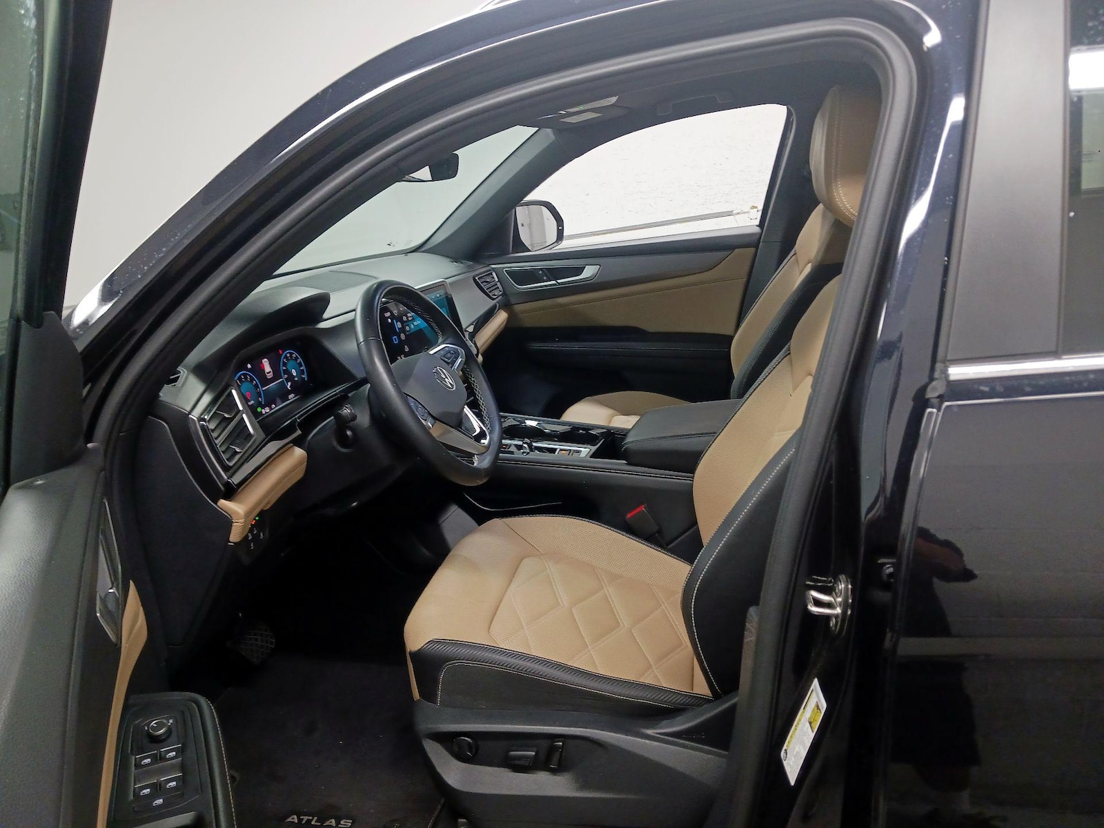 2024 Volkswagen Atlas Cross Sport SE w/Tech - Photo 12