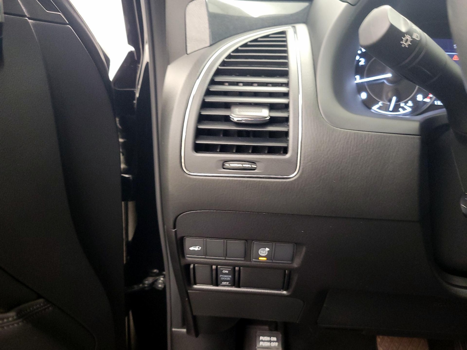 2021 Nissan Armada SL - Photo 14