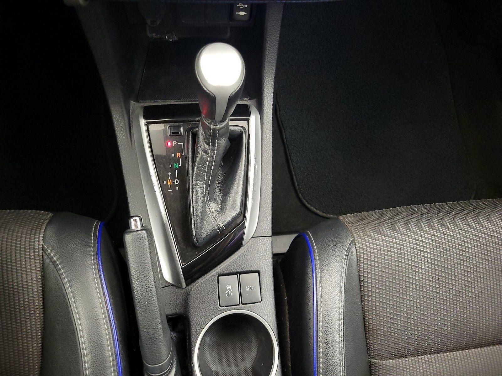 2019 Toyota Corolla SE - Photo 18