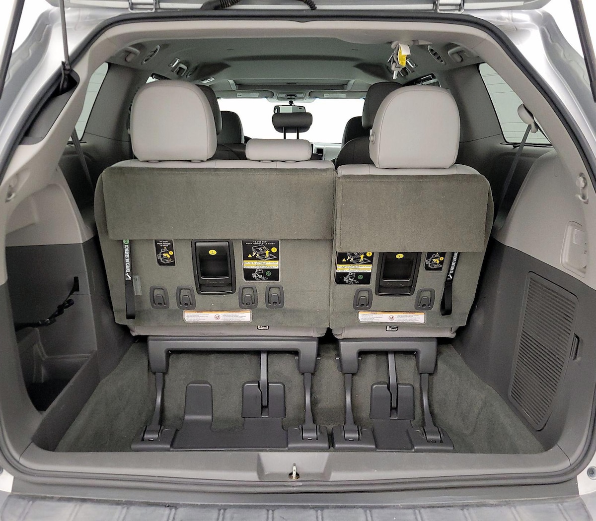 Trunk/Cargo (Seats Up)