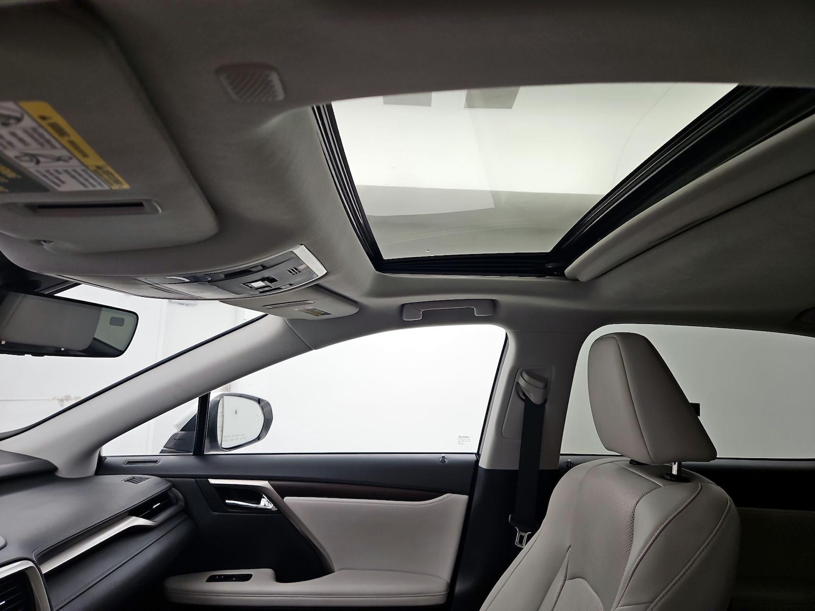 Sunroof(s) & Overhead Airbags