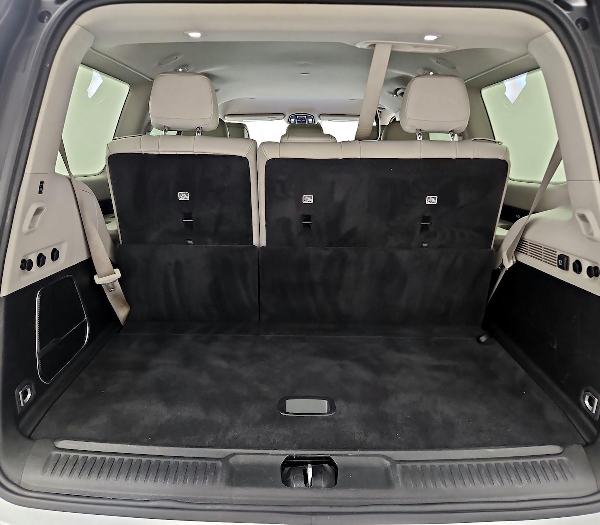 Trunk/Cargo (Seats Up)