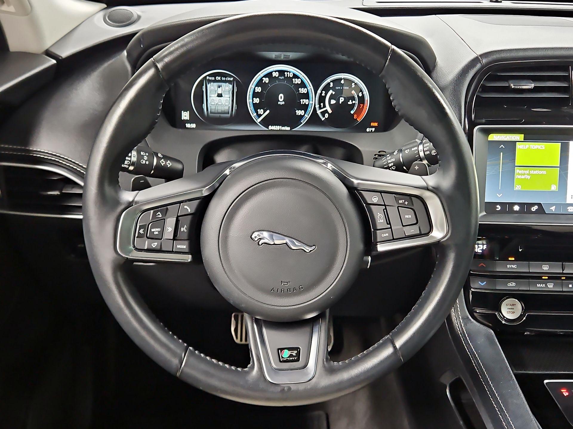 Thumbnail: 2017 Jaguar F-Pace - 10