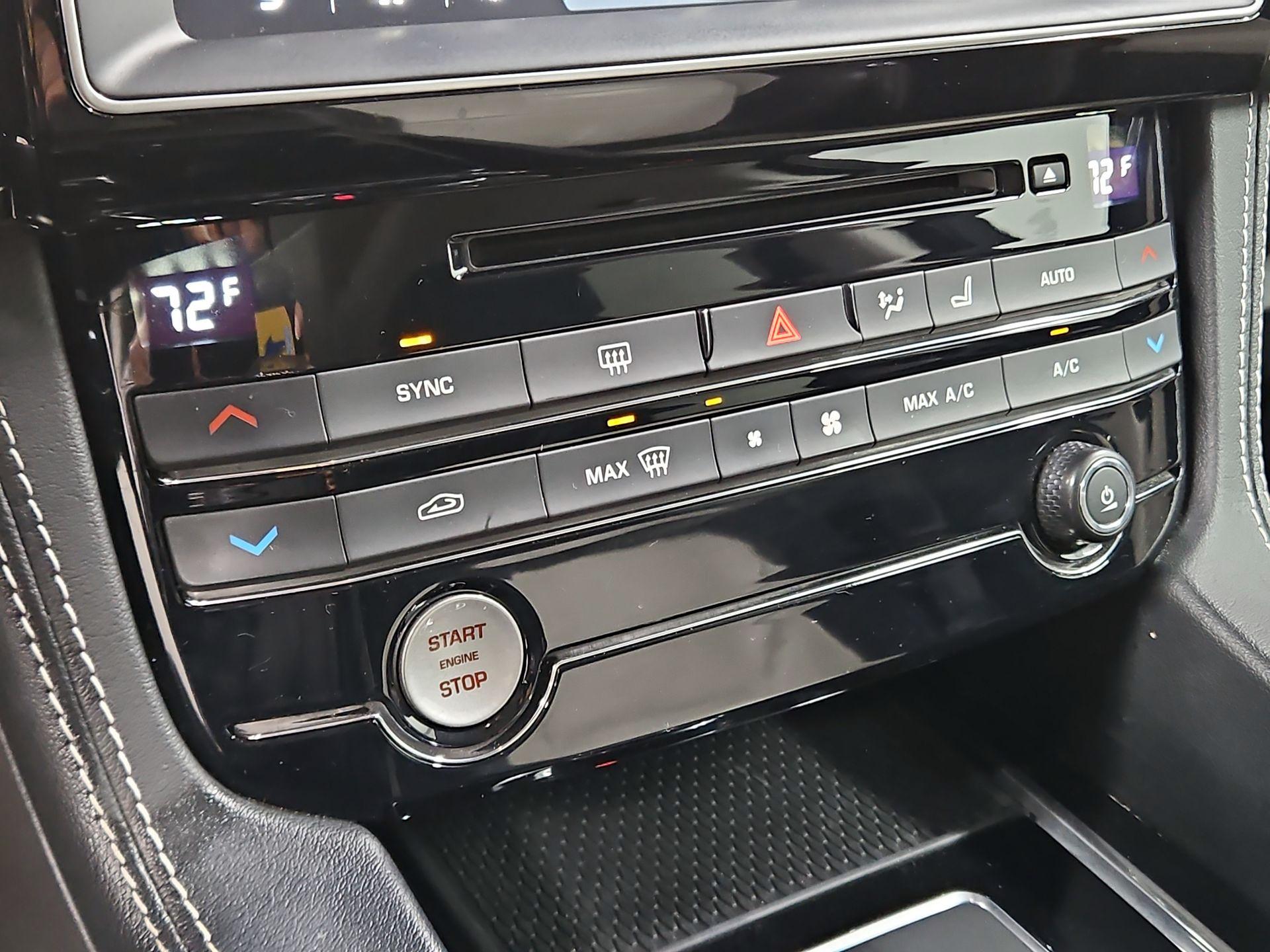 Thumbnail: 2017 Jaguar F-Pace - 17