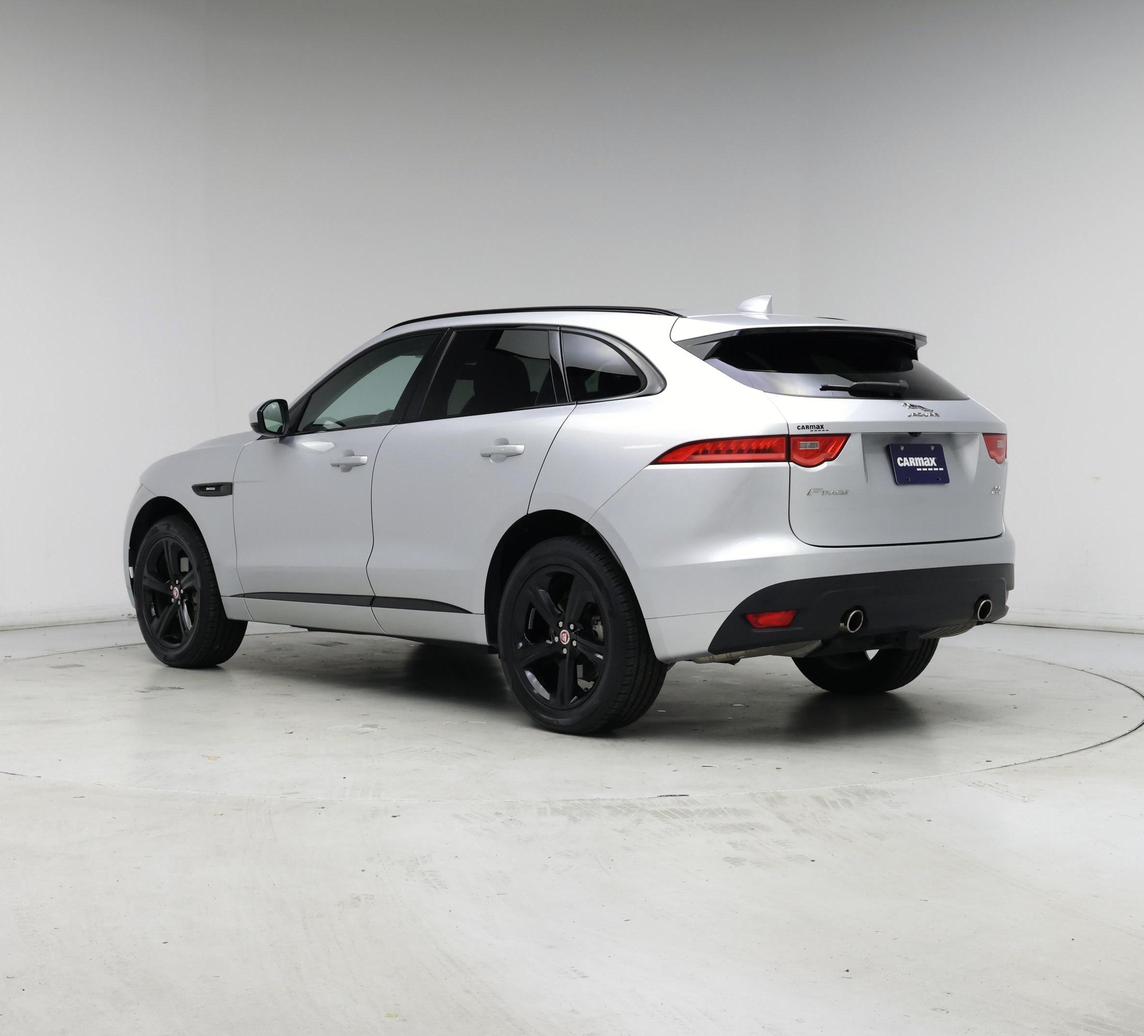 Thumbnail: 2017 Jaguar F-Pace - 2
