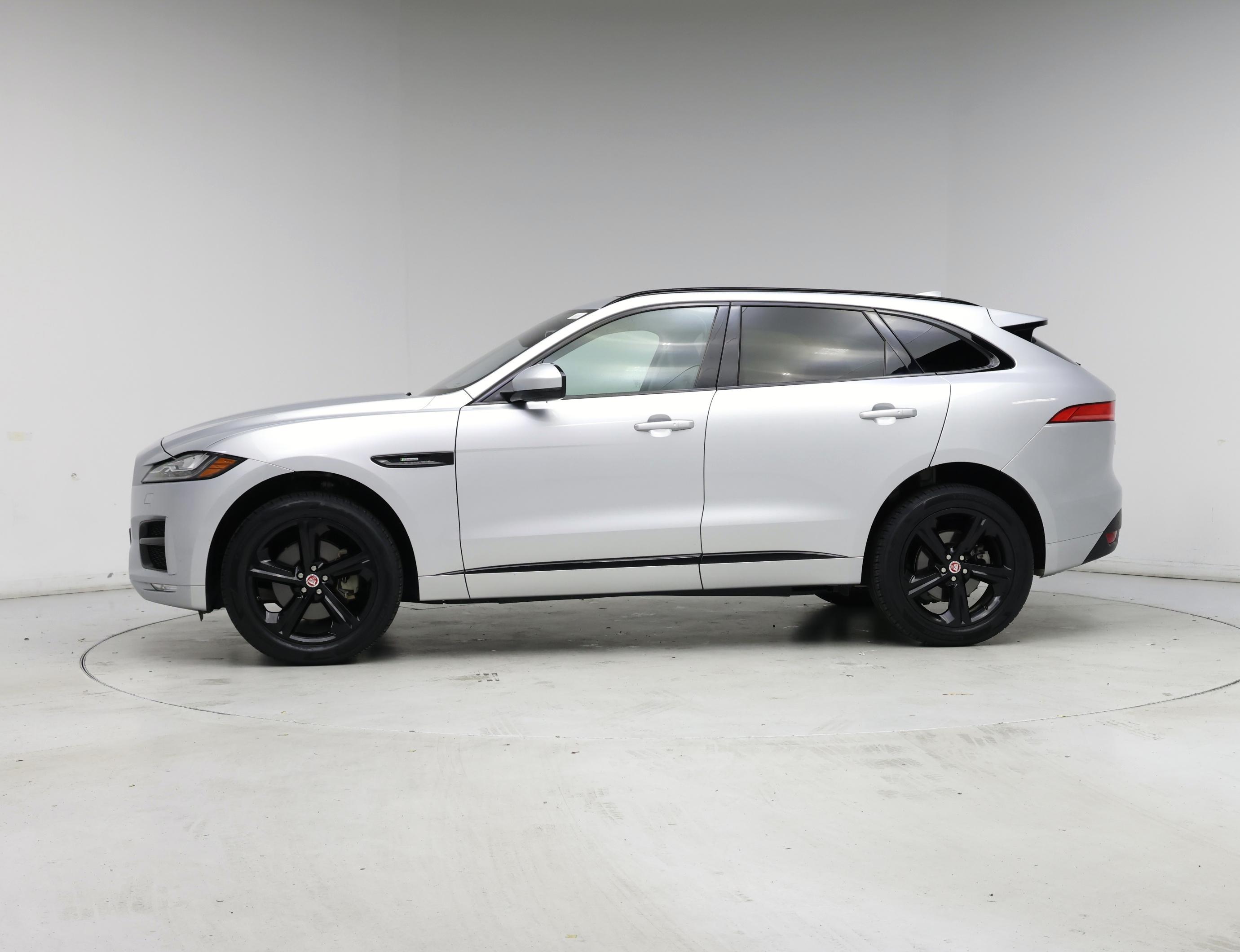 Thumbnail: 2017 Jaguar F-Pace - 3