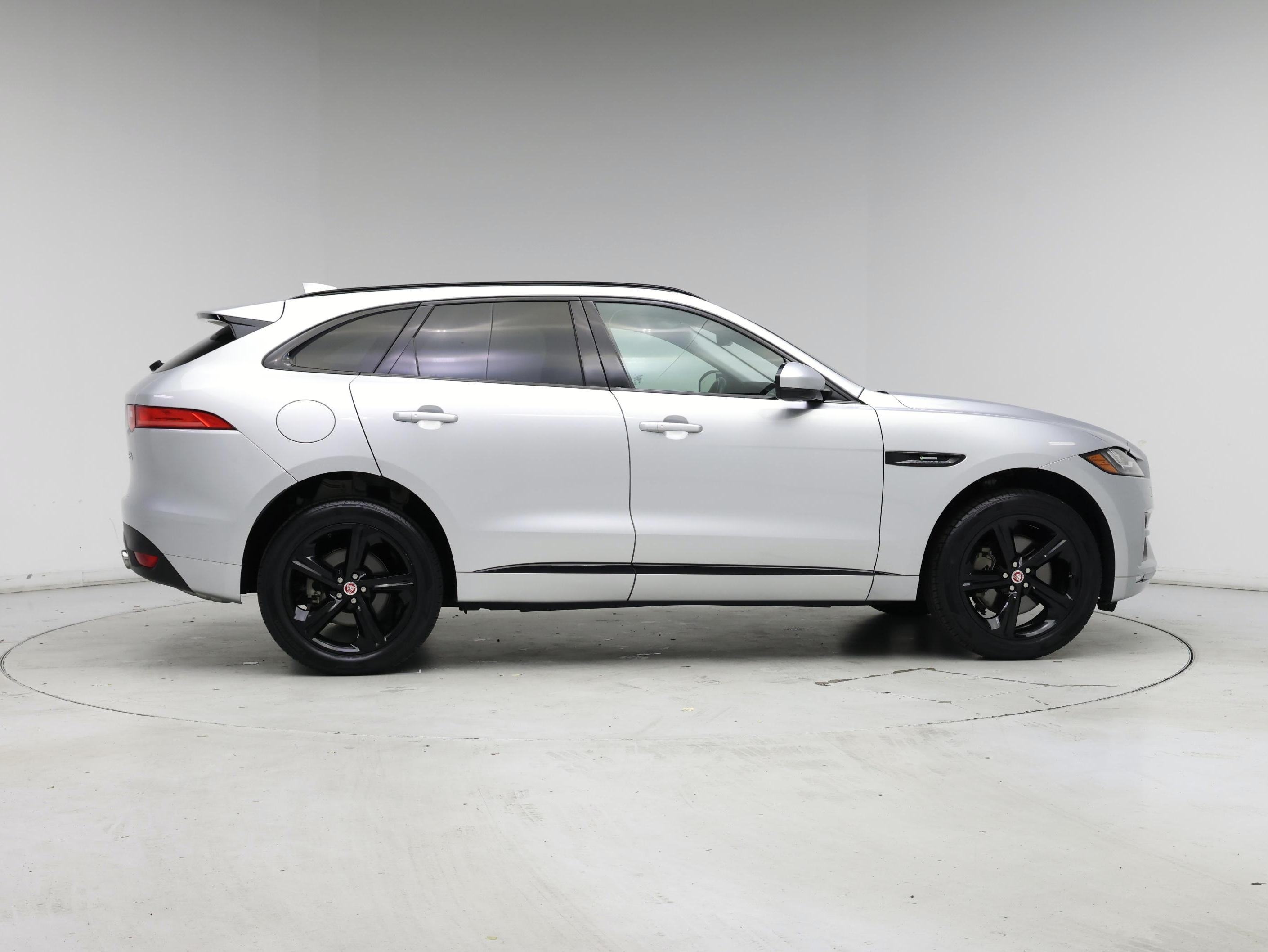 Thumbnail: 2017 Jaguar F-Pace - 7