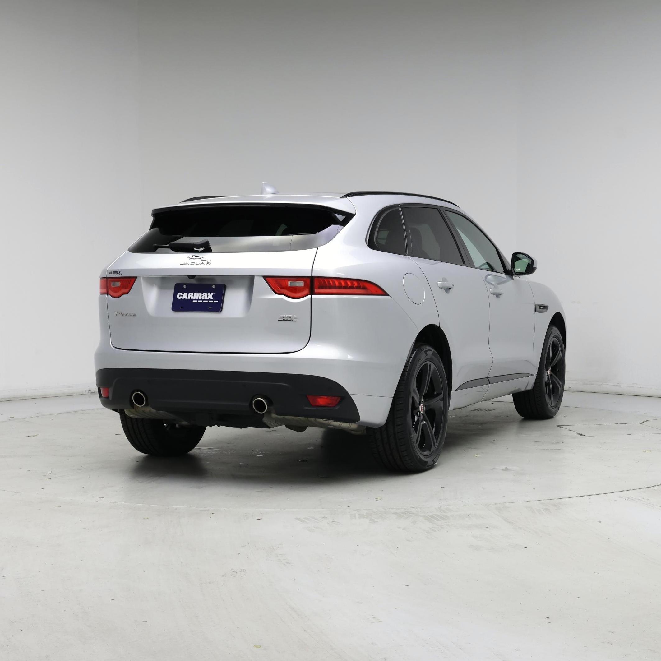 Thumbnail: 2017 Jaguar F-Pace - 8