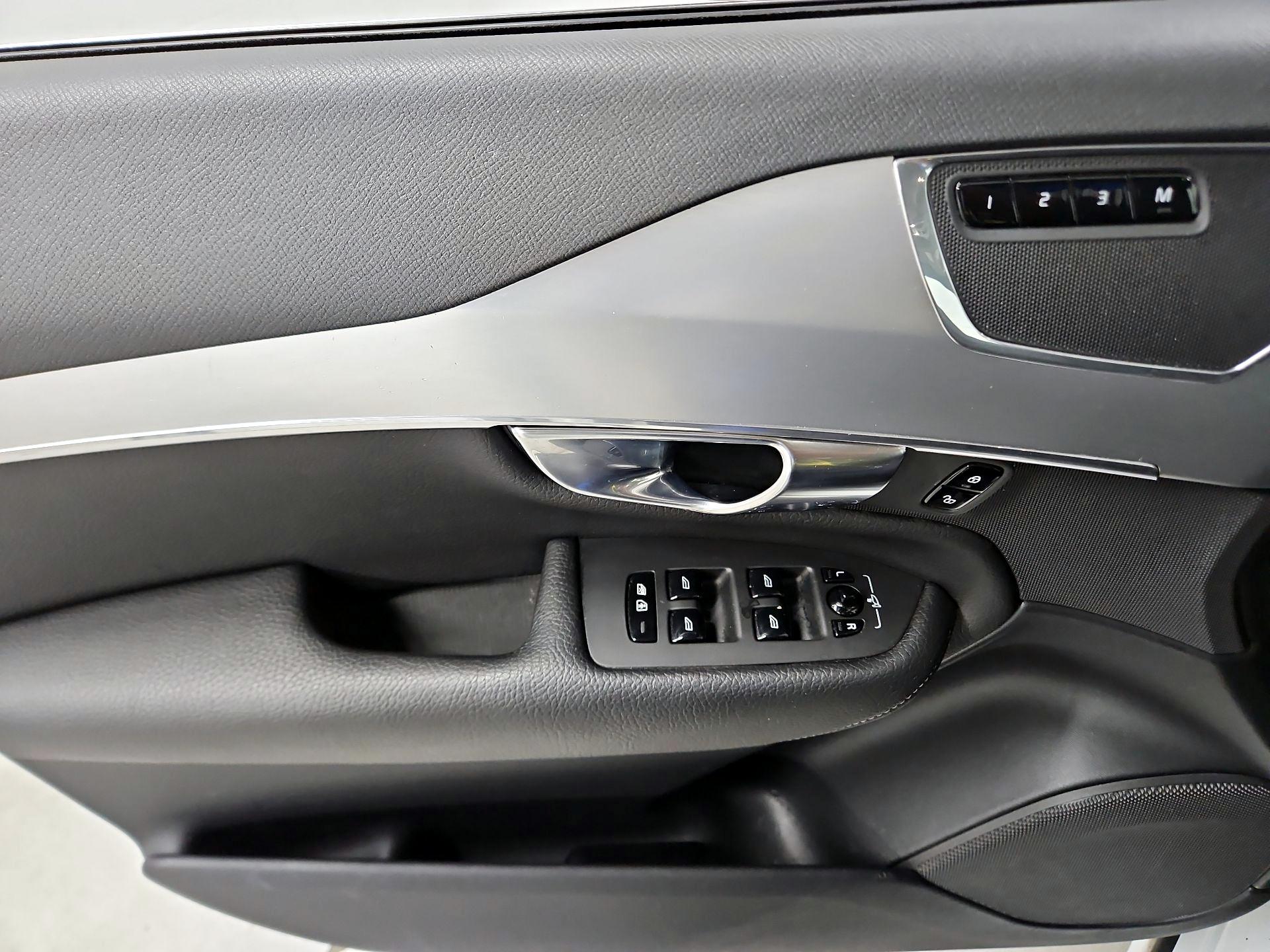 Thumbnail: 2018 Volvo XC90 - 12