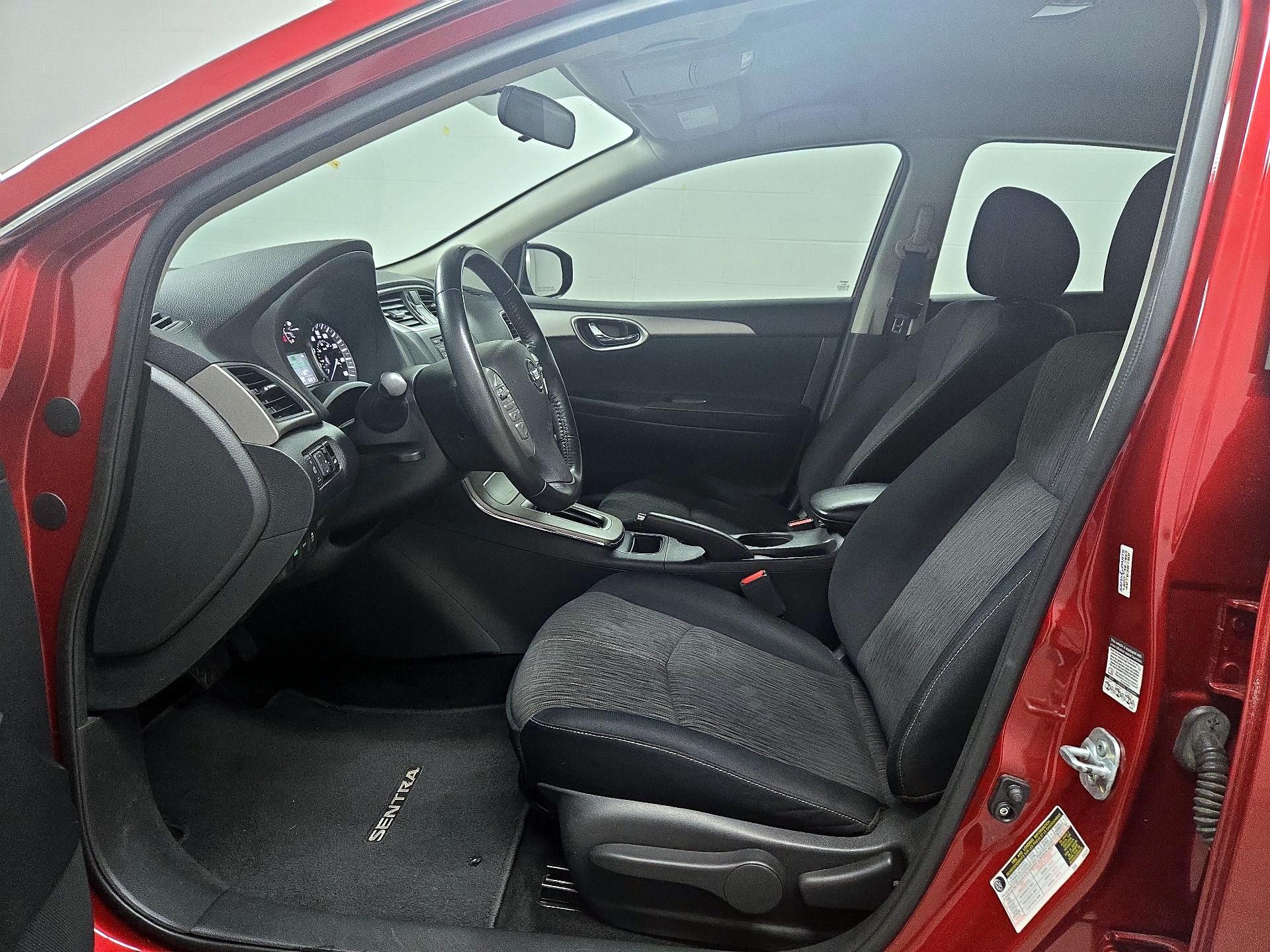 Thumbnail: 2015 Nissan Sentra - 11