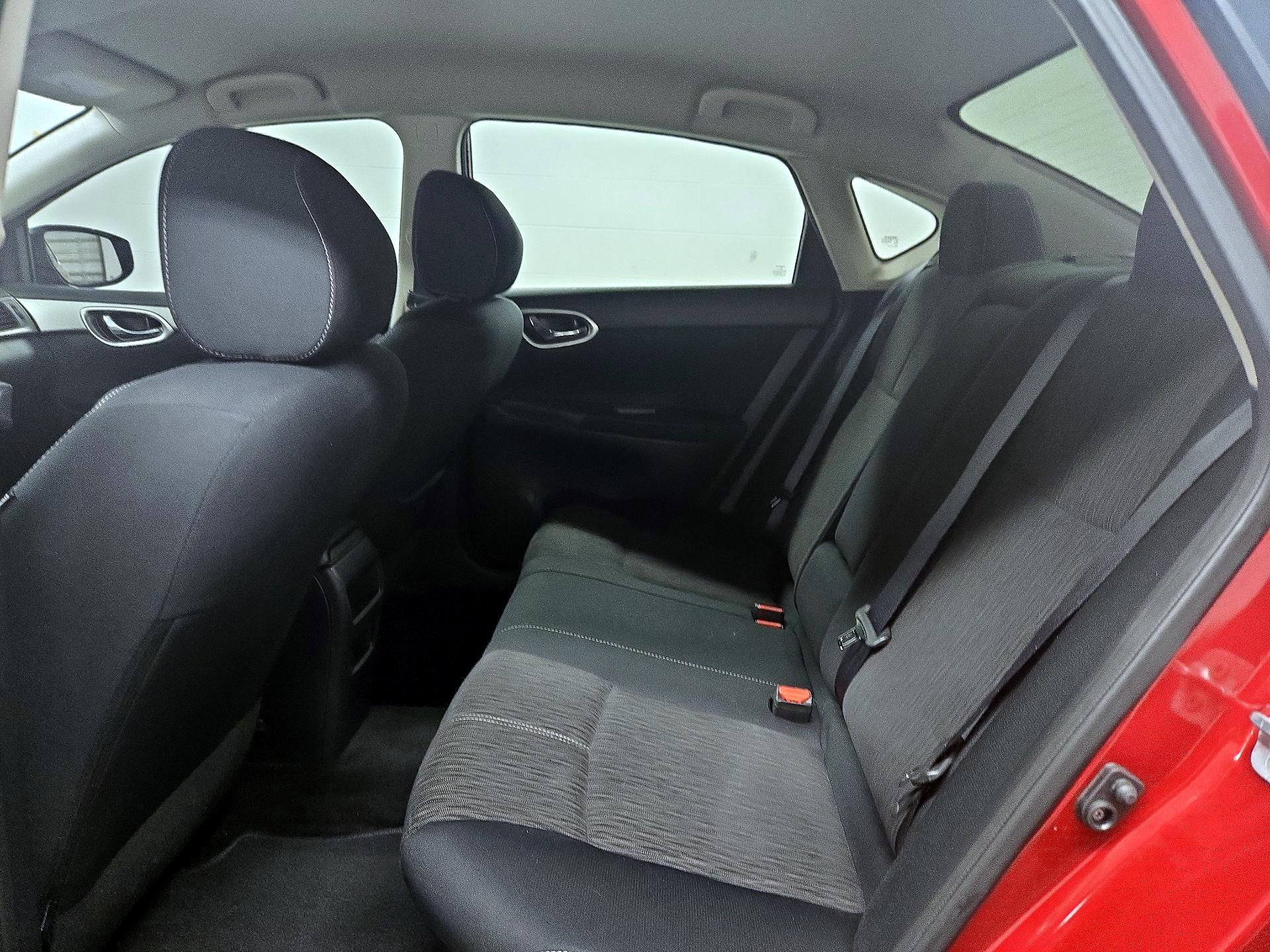 Thumbnail: 2015 Nissan Sentra - 19