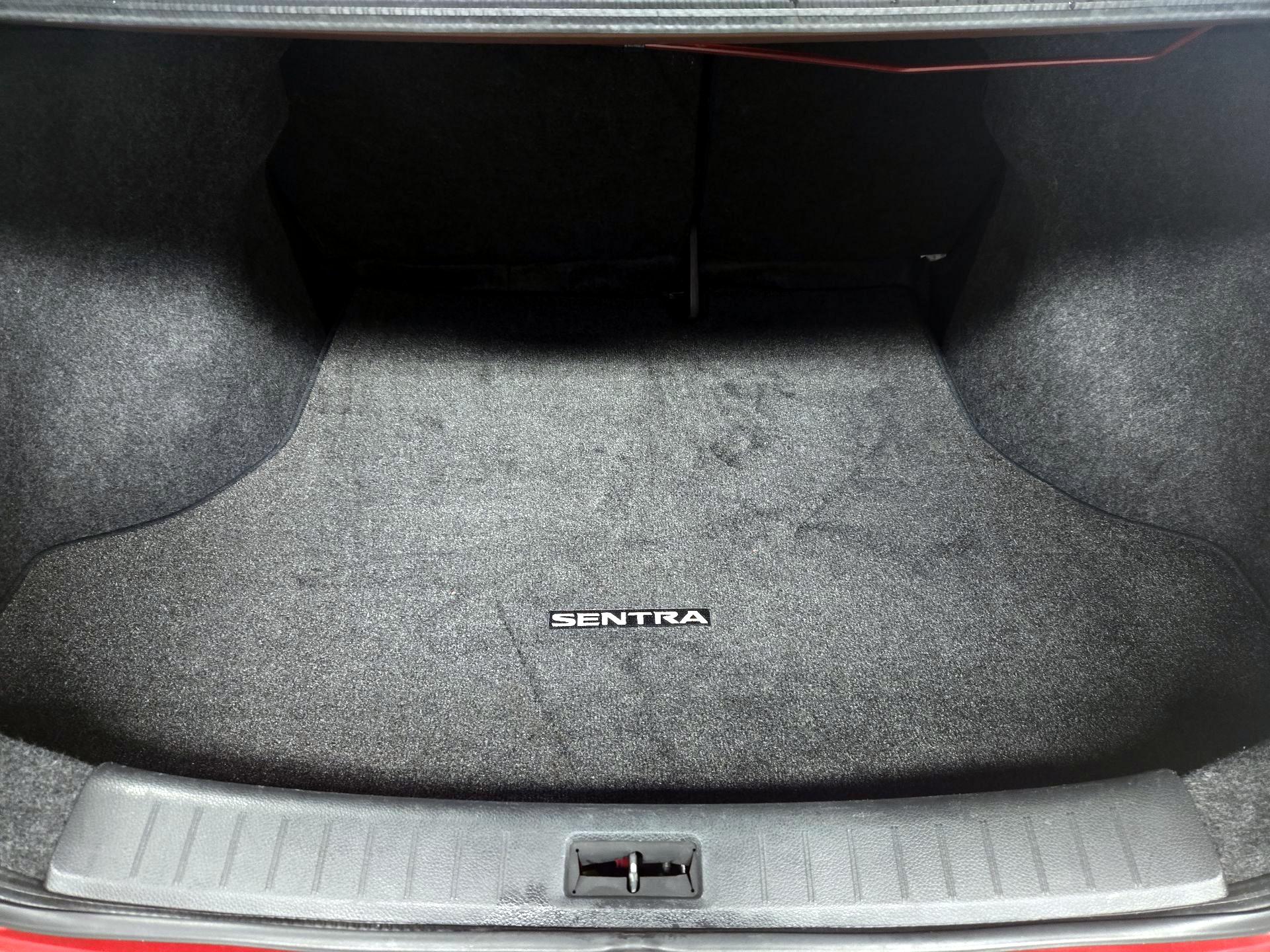 Thumbnail: 2015 Nissan Sentra - 20