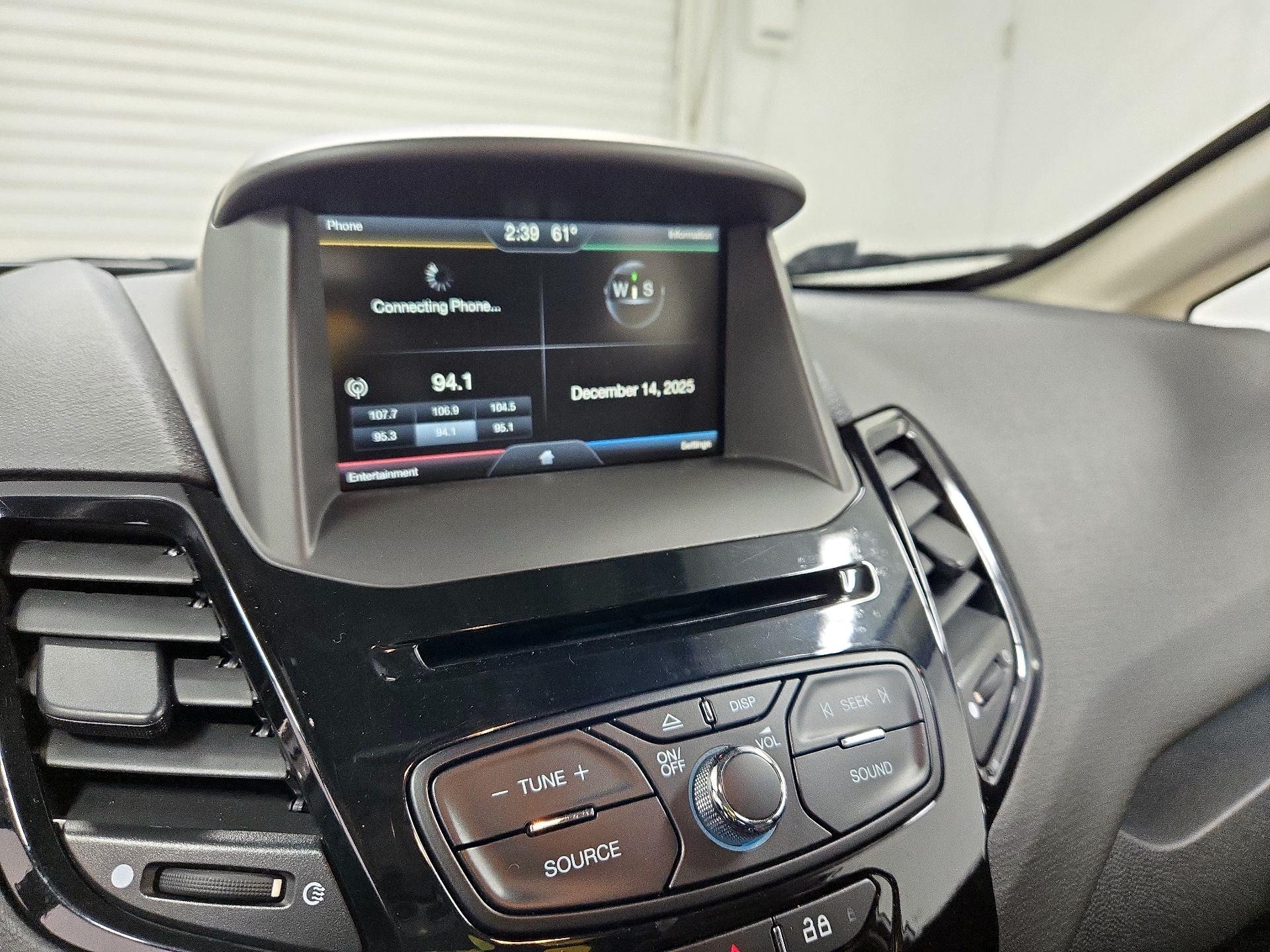 Thumbnail: 2015 Ford Fiesta - 14