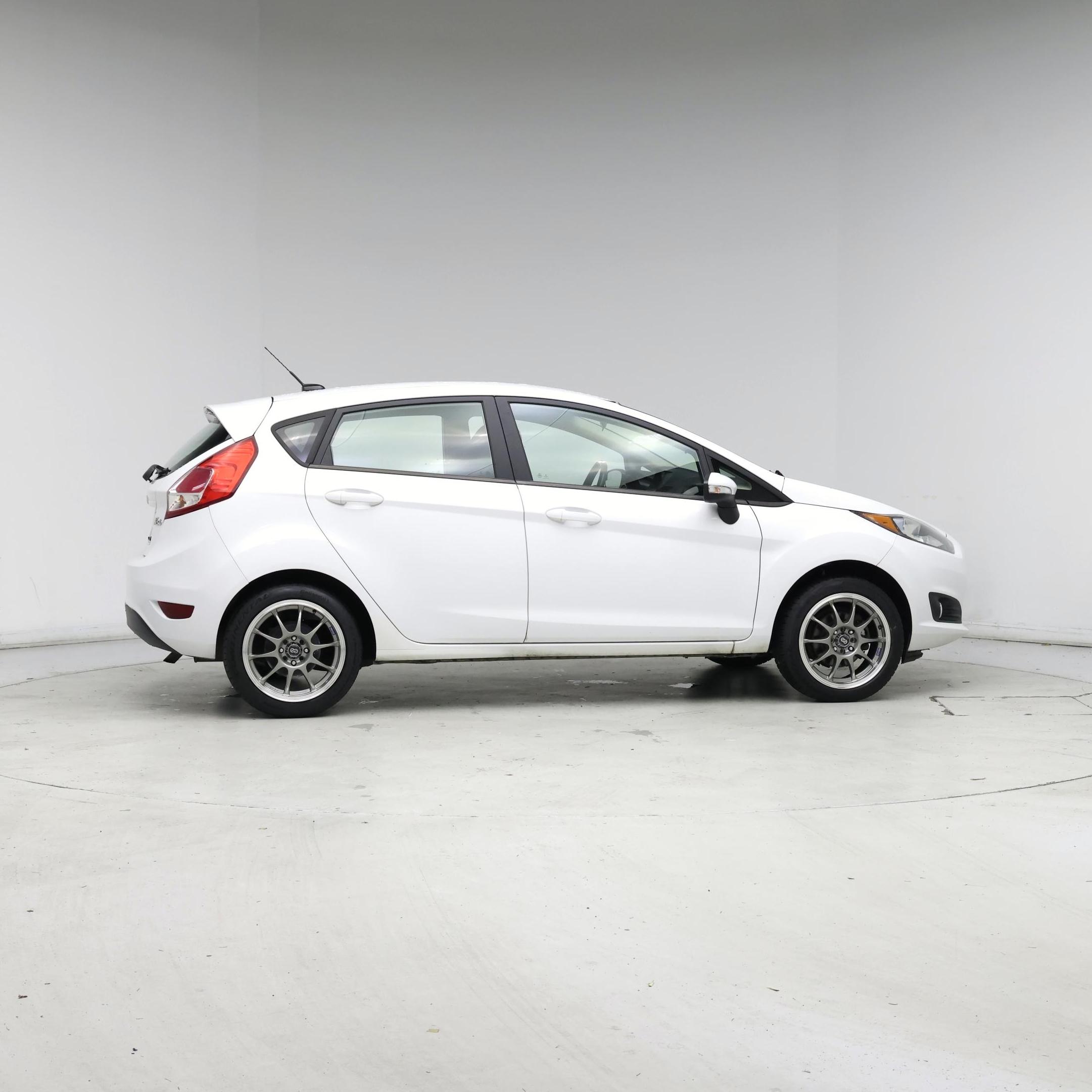 Thumbnail: 2015 Ford Fiesta - 7