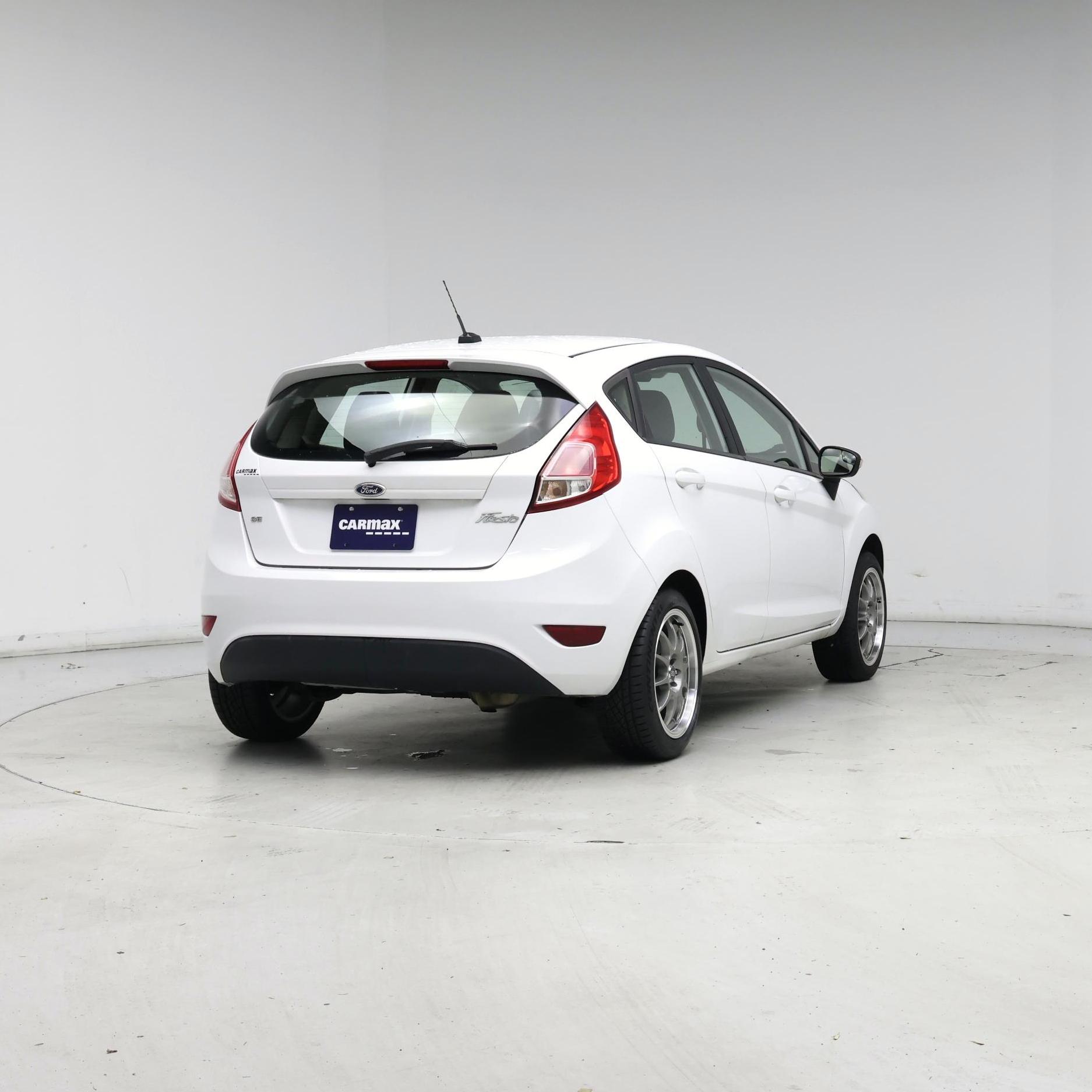 Thumbnail: 2015 Ford Fiesta - 8