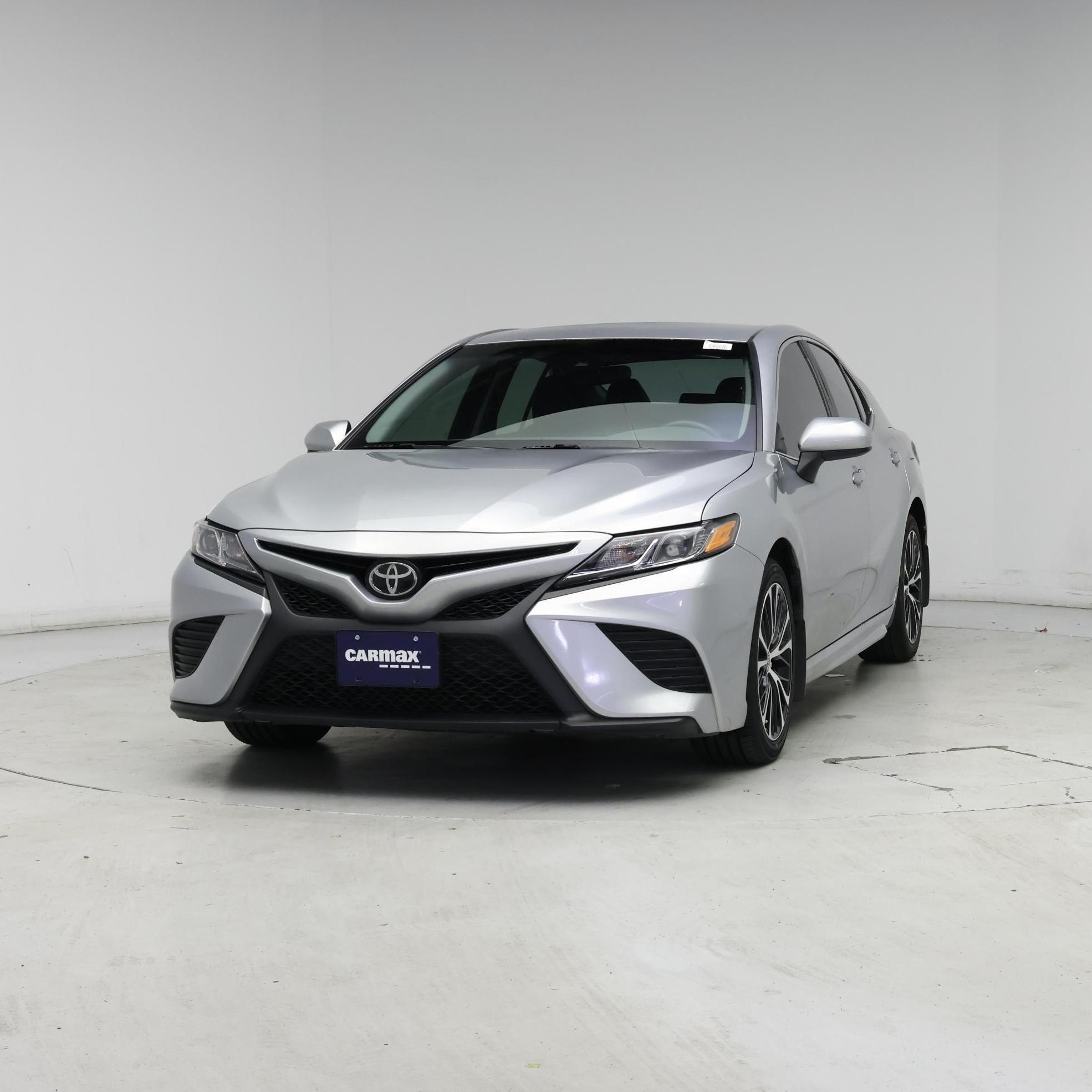 Thumbnail: 2018 Toyota Camry - 4
